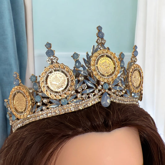 Dheisheh II Ice Blue and Gold Crown