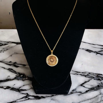Rawan mini coin necklace pleated gold
