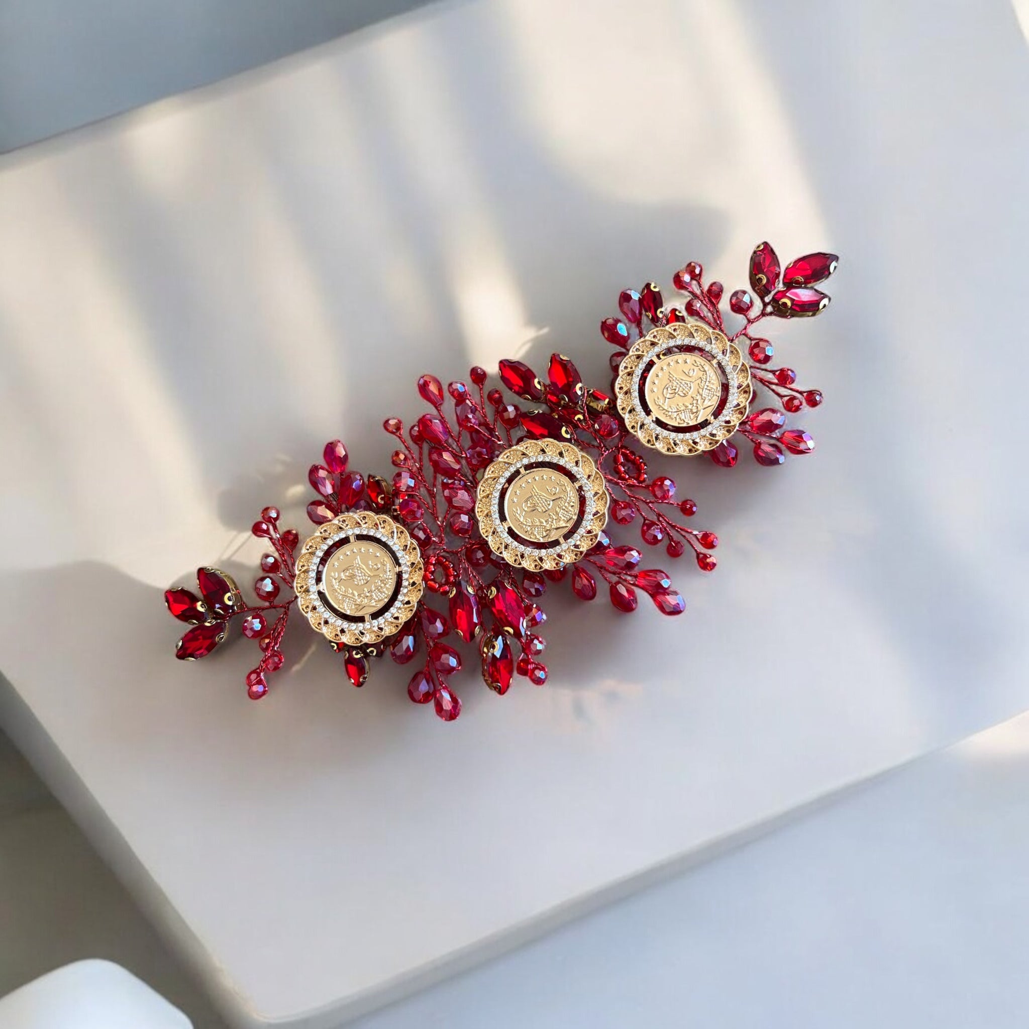Kafr Qud II three coins red headpiece