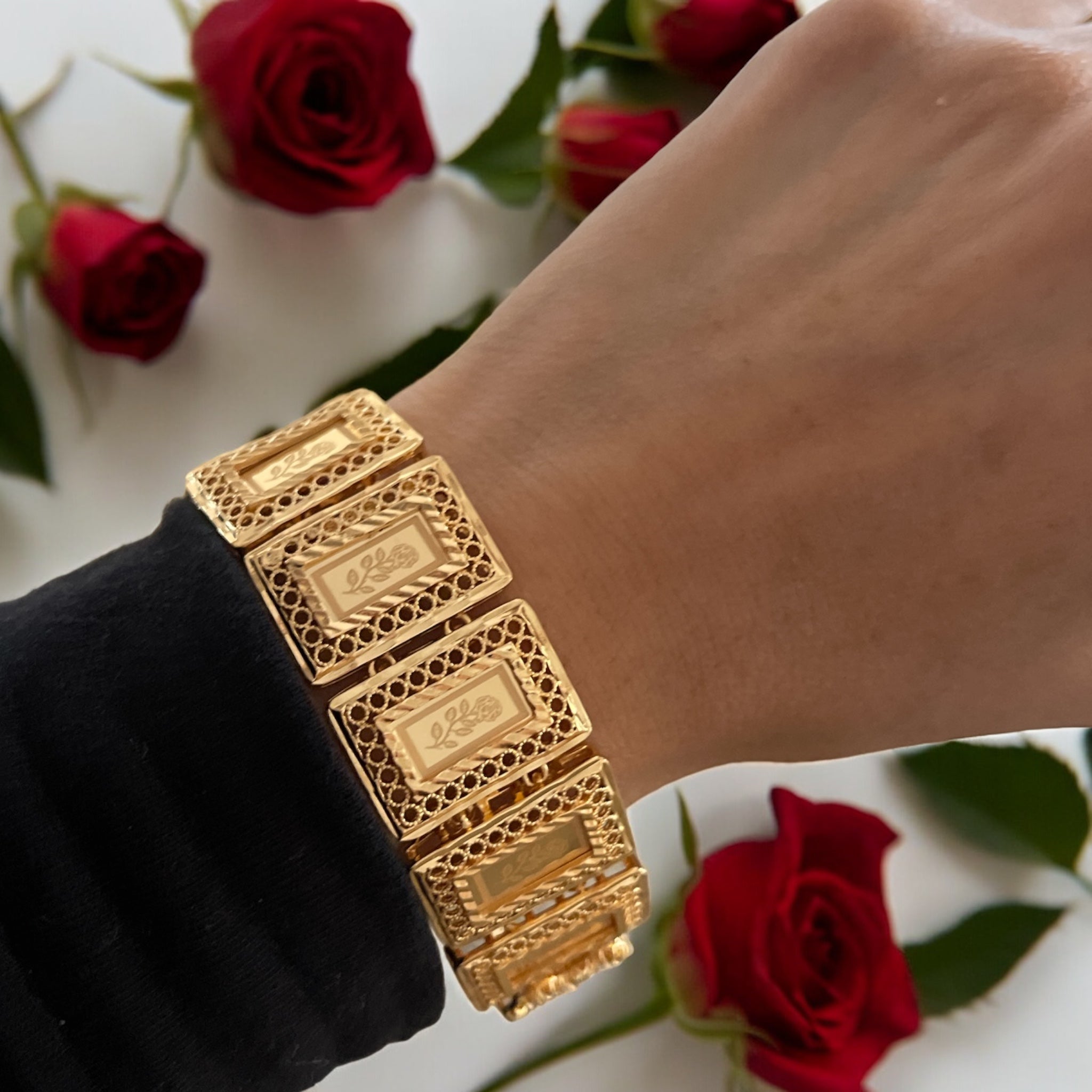 Abu-Falah 21k pleated gold bracelet