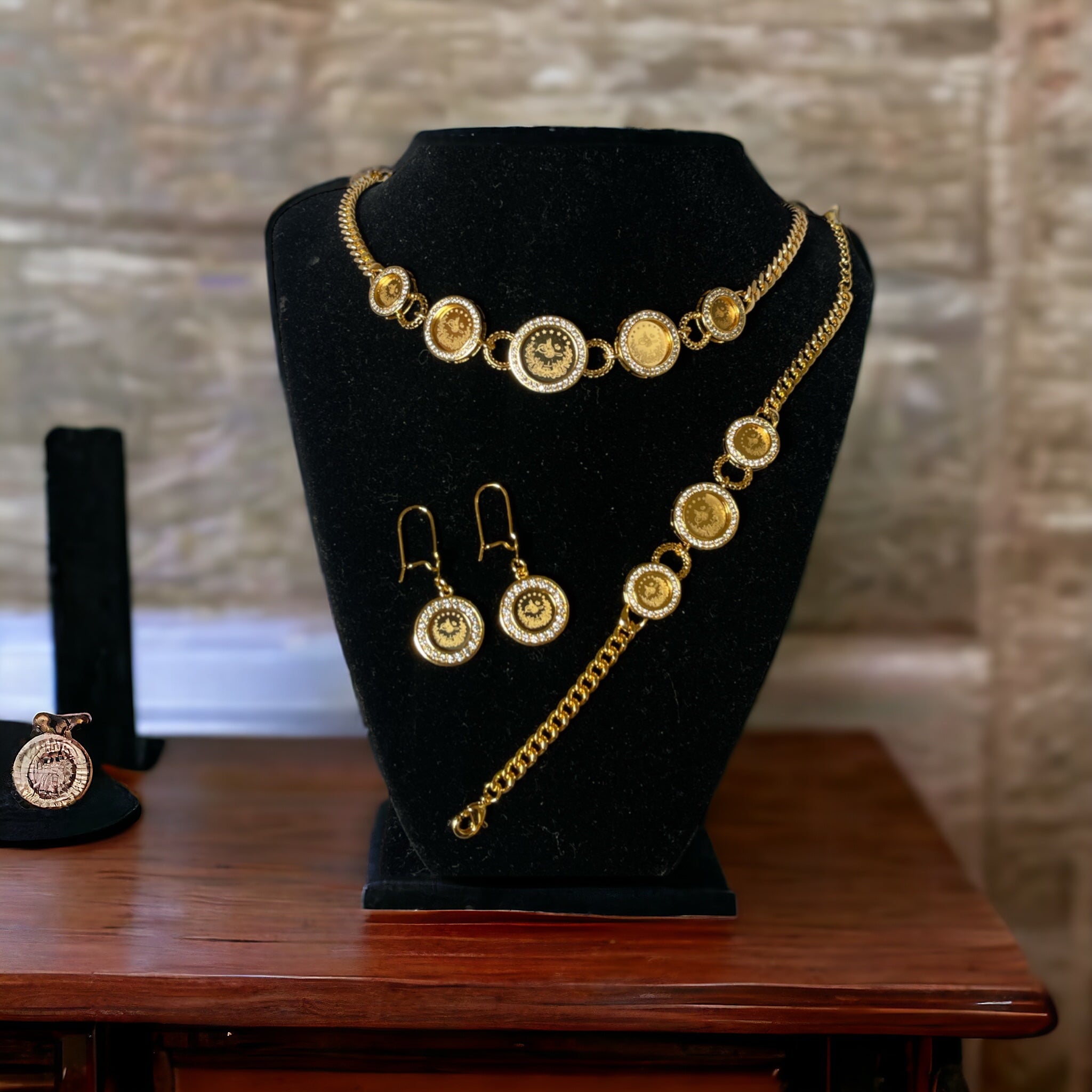 Tubas Gold lira coin jewelry set