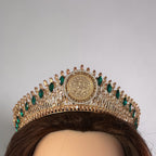 Der sharf luxury coin gold and green crown
