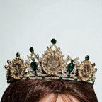 Akka Green three coins crown