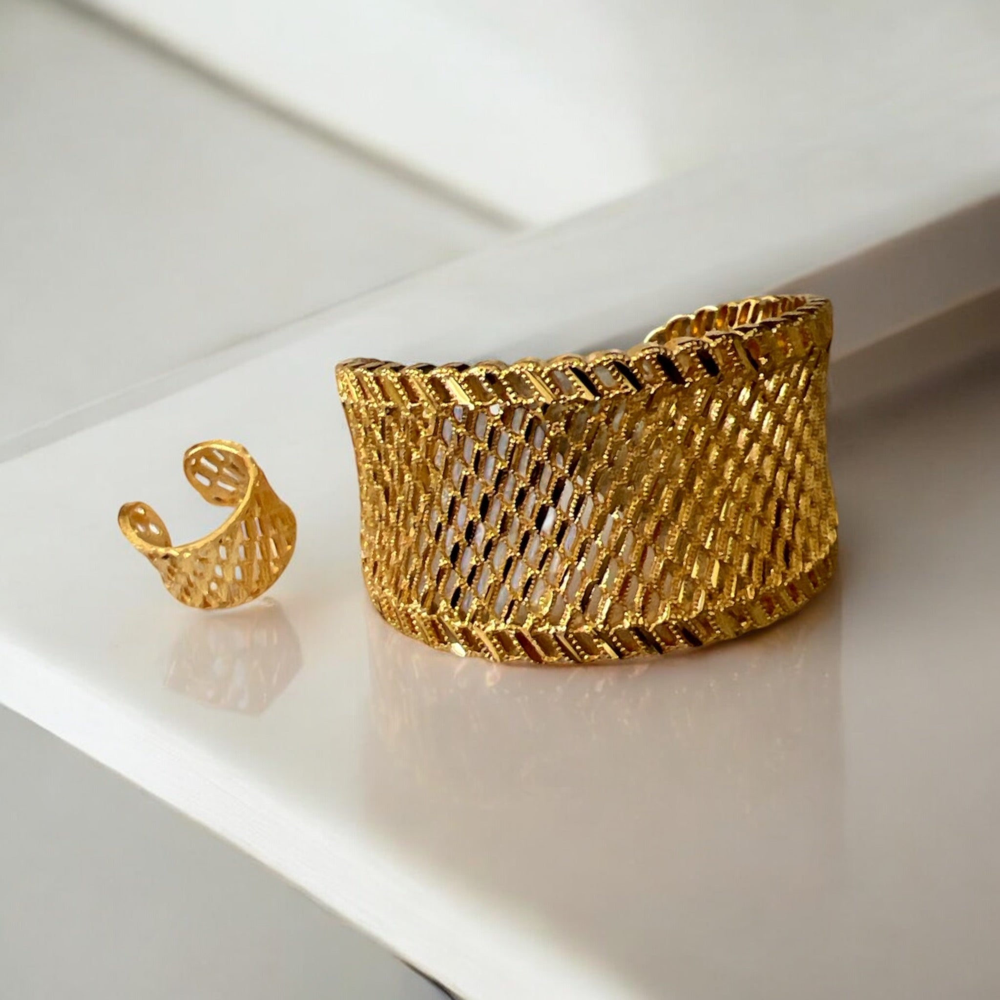 Awarta Pleated Gold Bracelet and Ring set