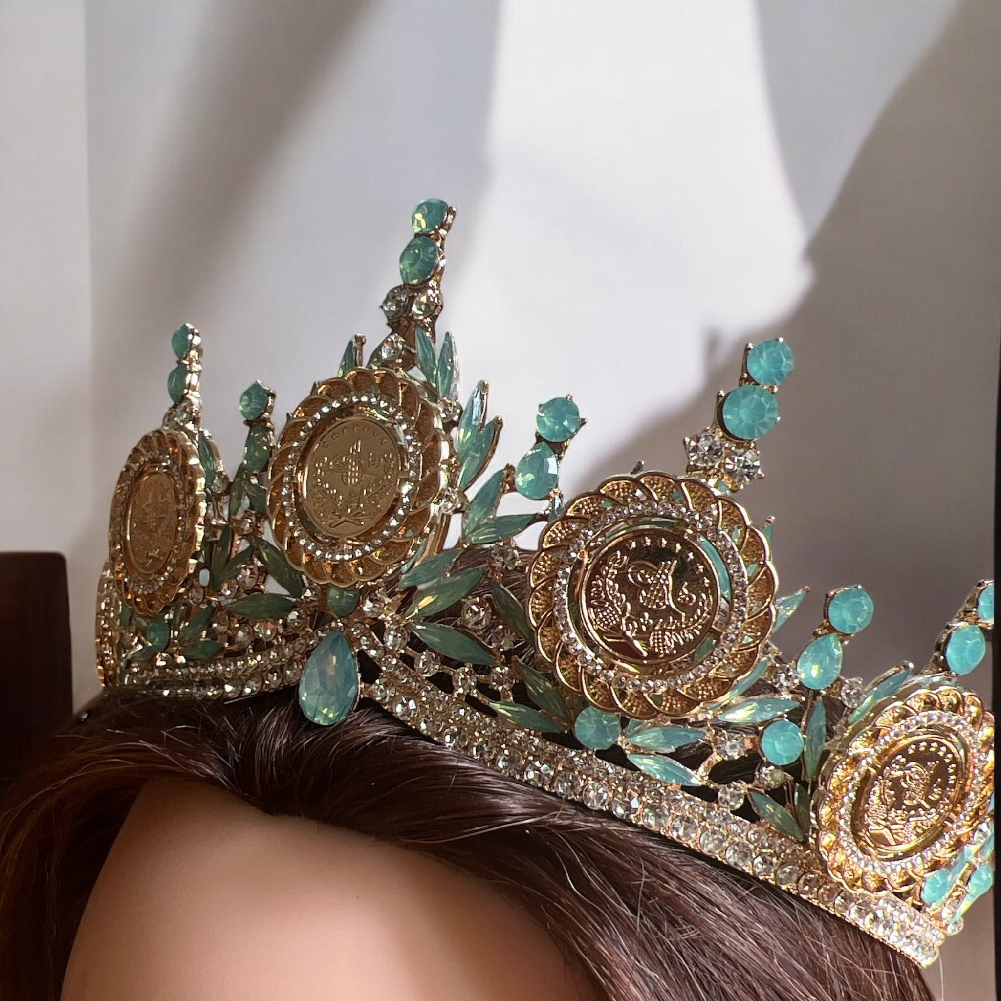 Dheisheh II Aqua and Gold crown