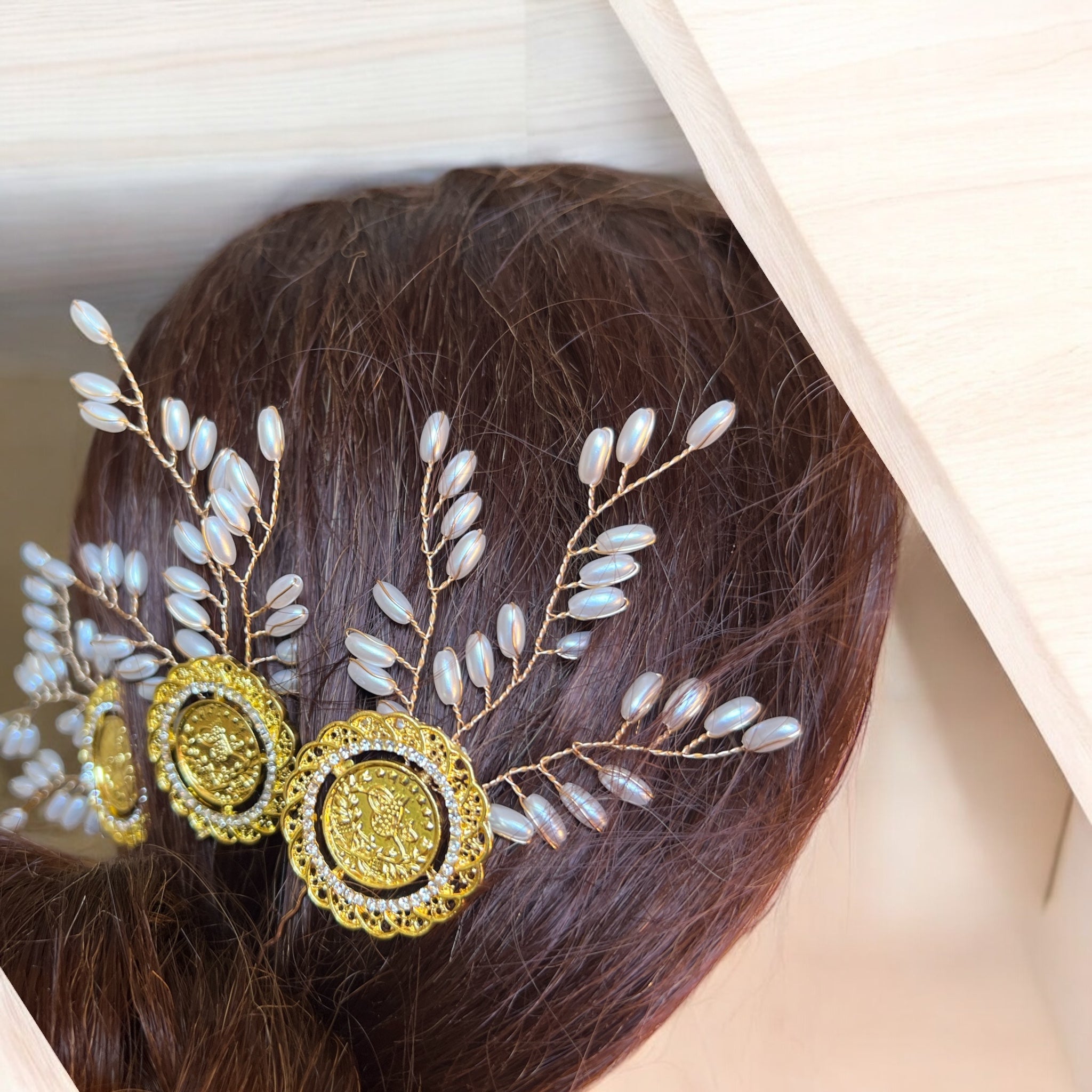 Ramallah three pearls pins