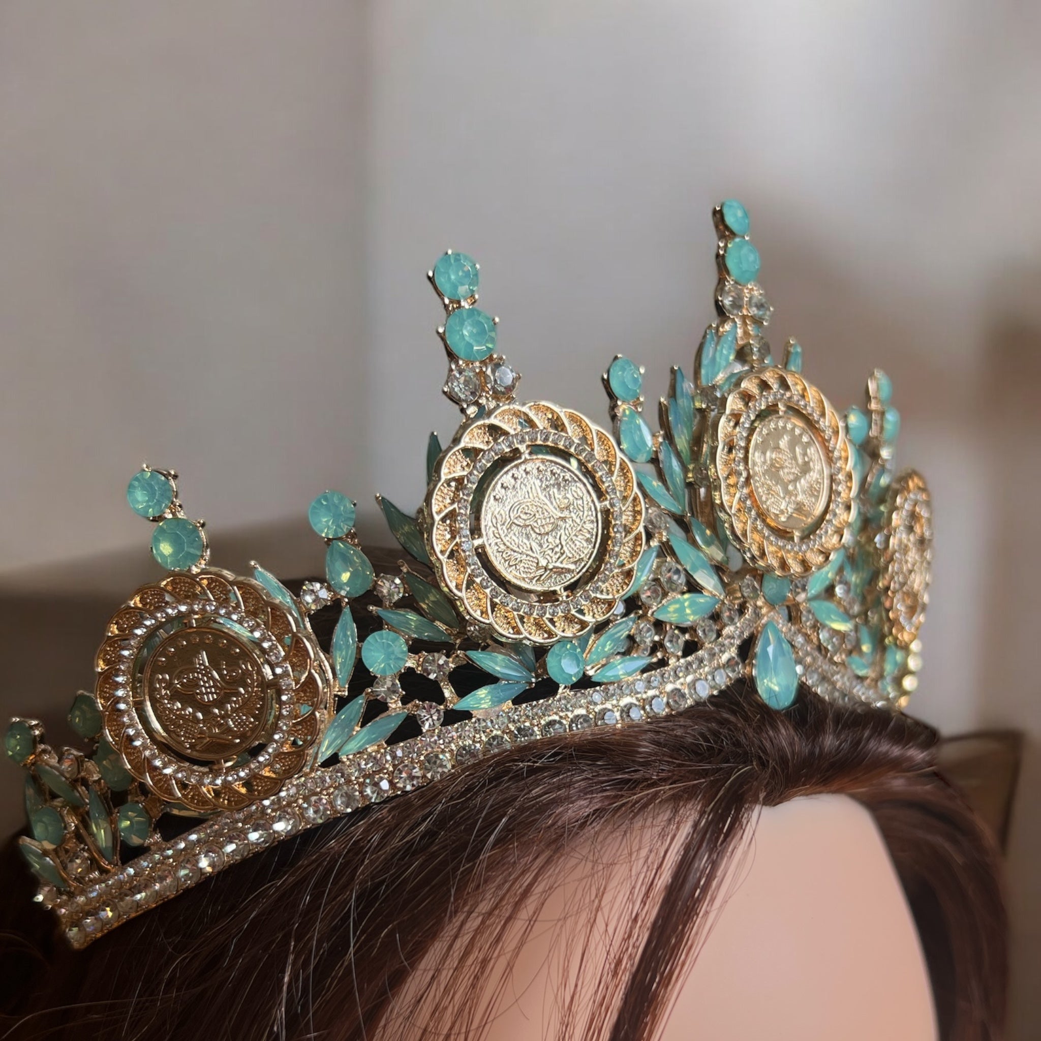 Dheisheh II Aqua and Gold crown