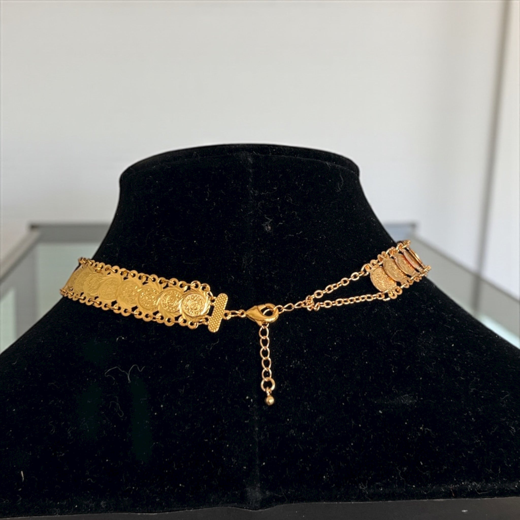 Mini stacked coins choker