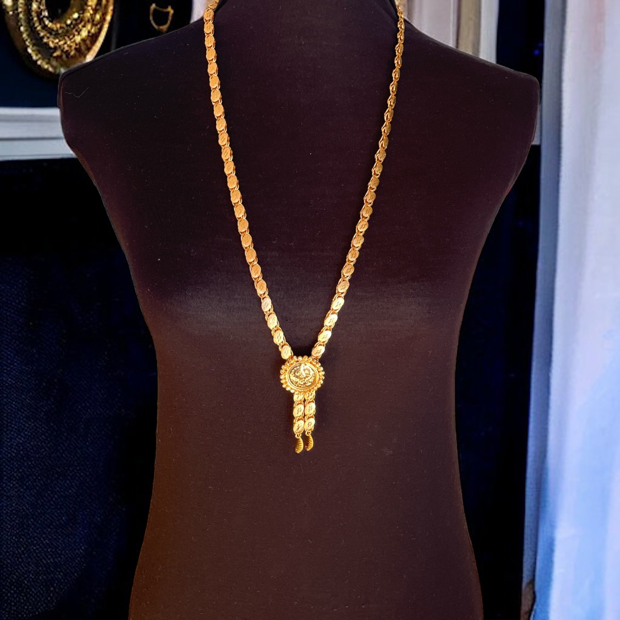 Al-Qustal Pleated Gold Zard coin Necklace