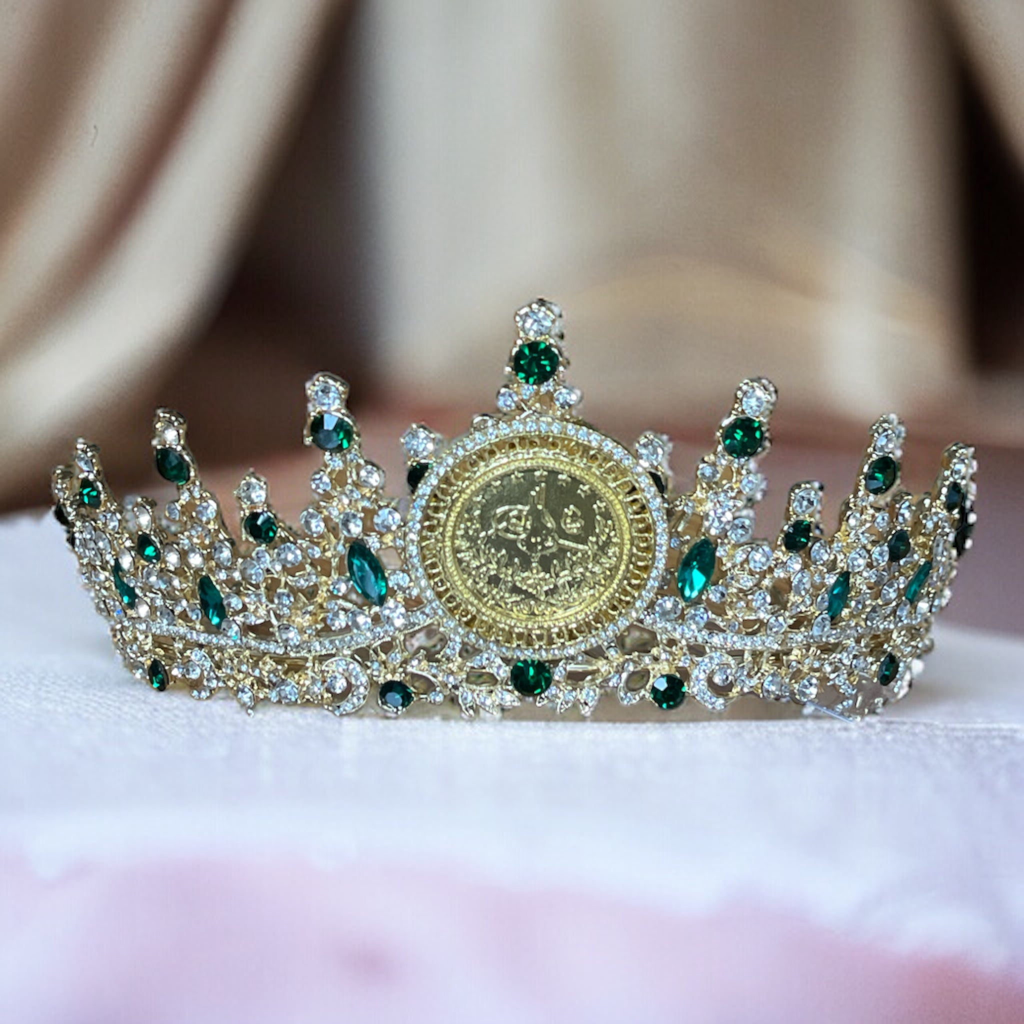 Yalu Gold and Green Crown