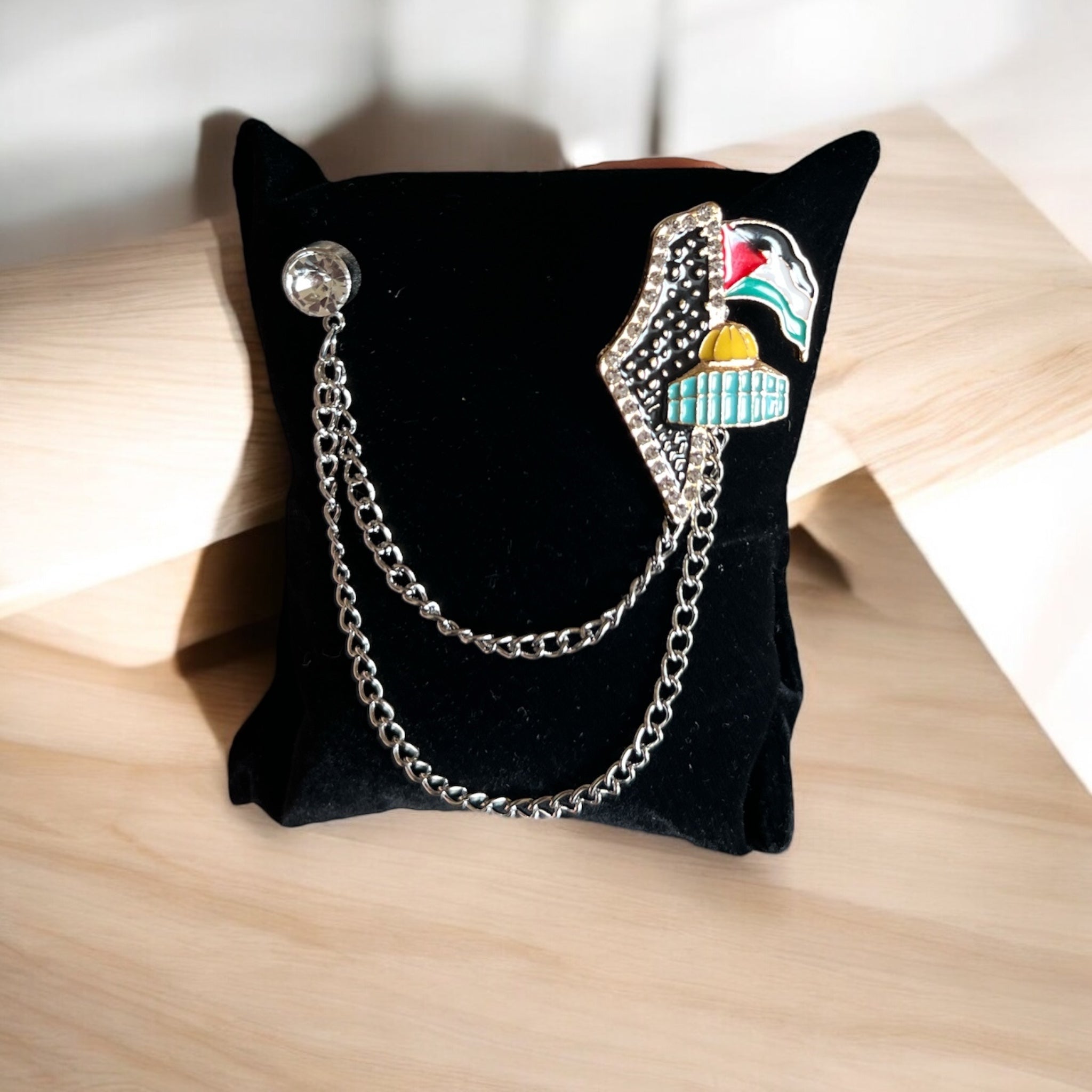 Al -Quds suit chain /pin