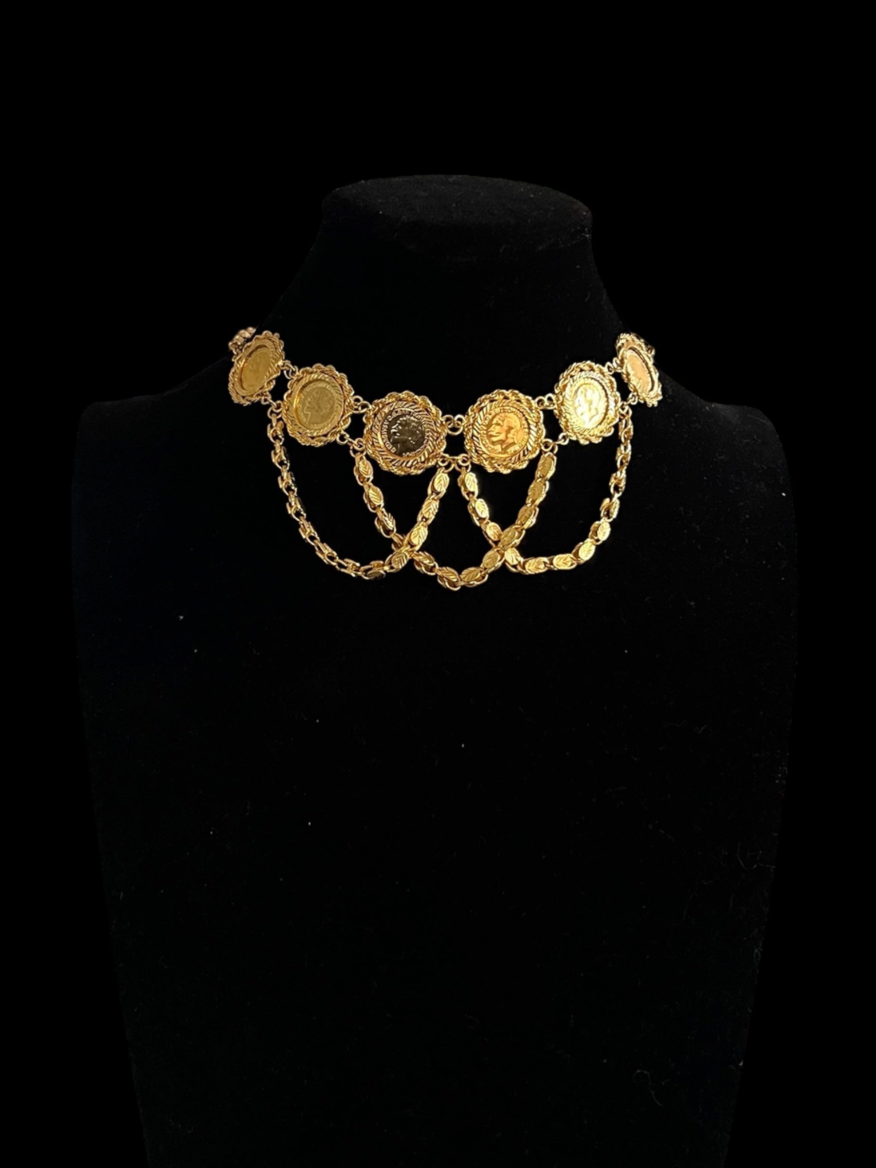 Qalunya II six lira choker
