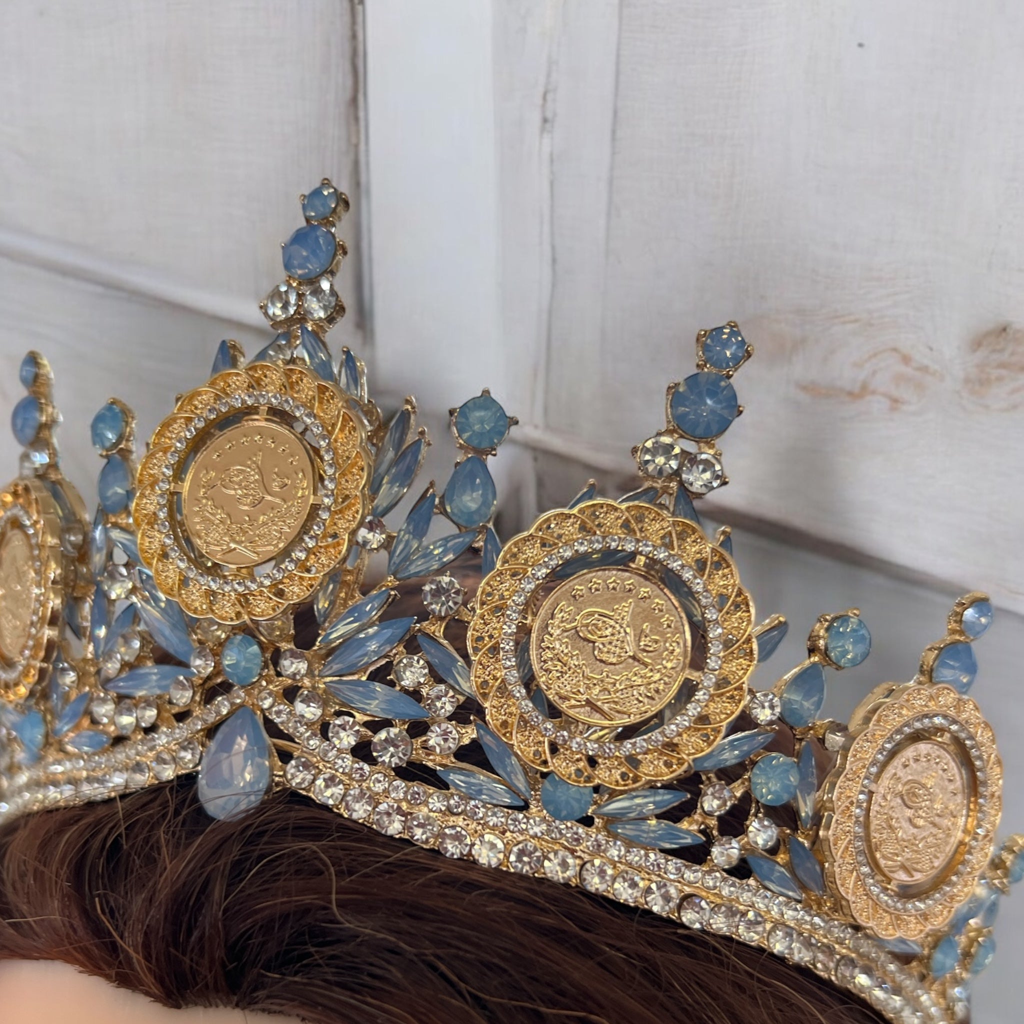 Dheisheh II Ice Blue and Gold Crown
