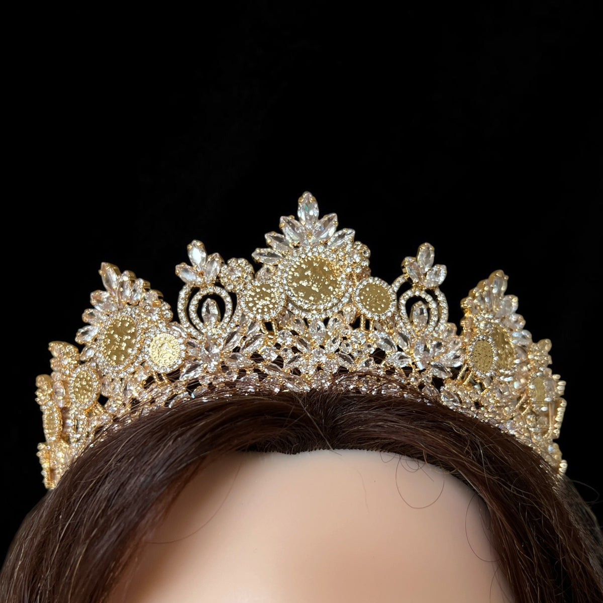 Saris Gold zicron coins crown