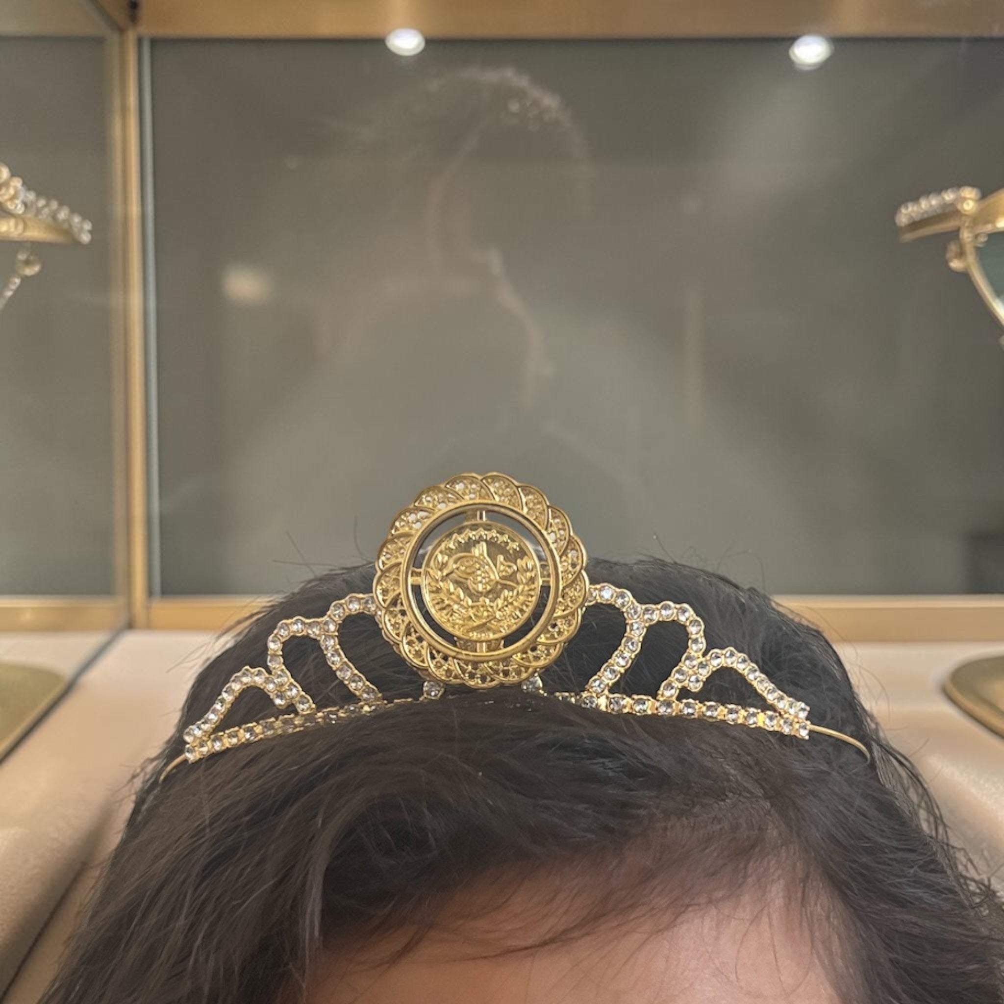 Ajwan Coin Gold Crown