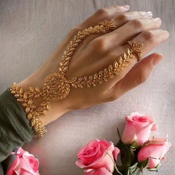 Dar Yaseen hand kafa pleated Gold