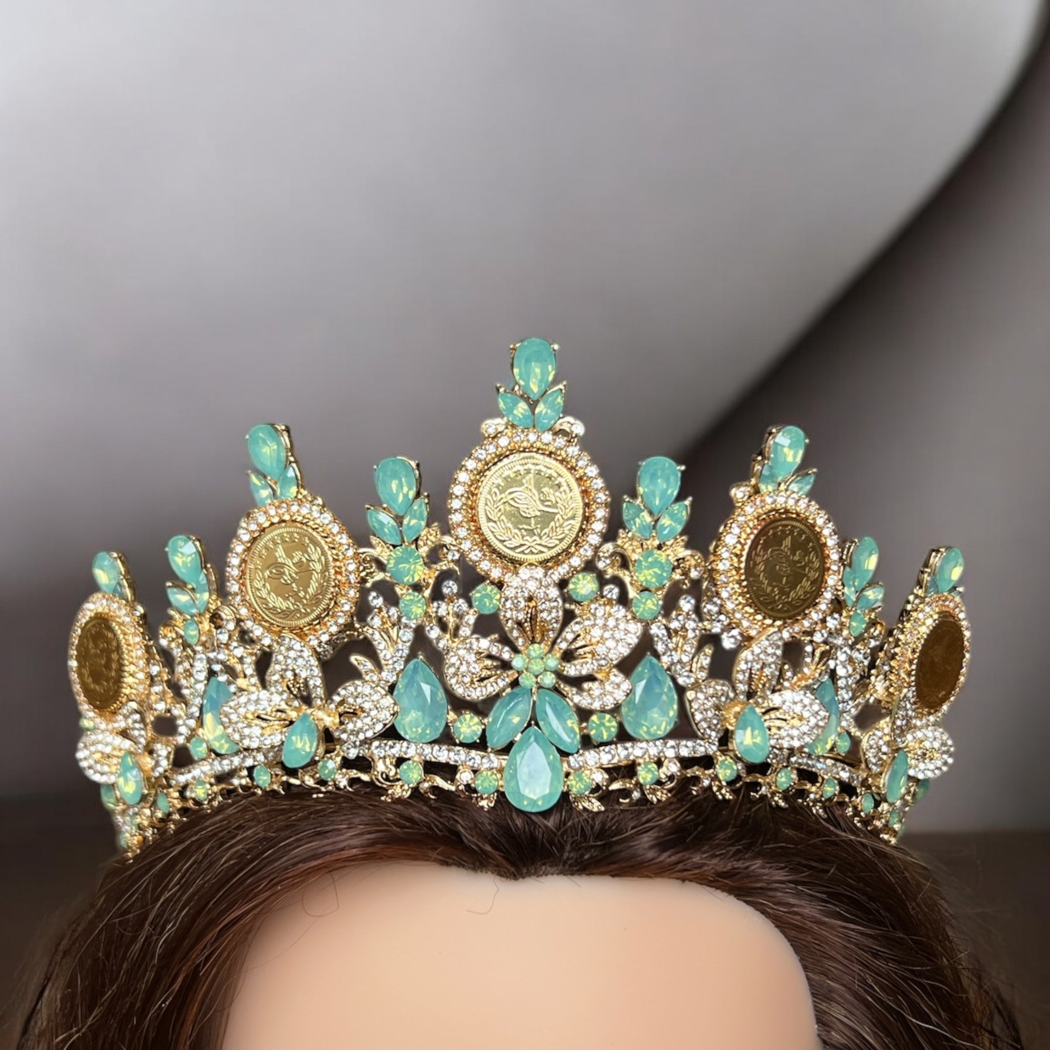 Deir Dibwan II Aqua five coins crown