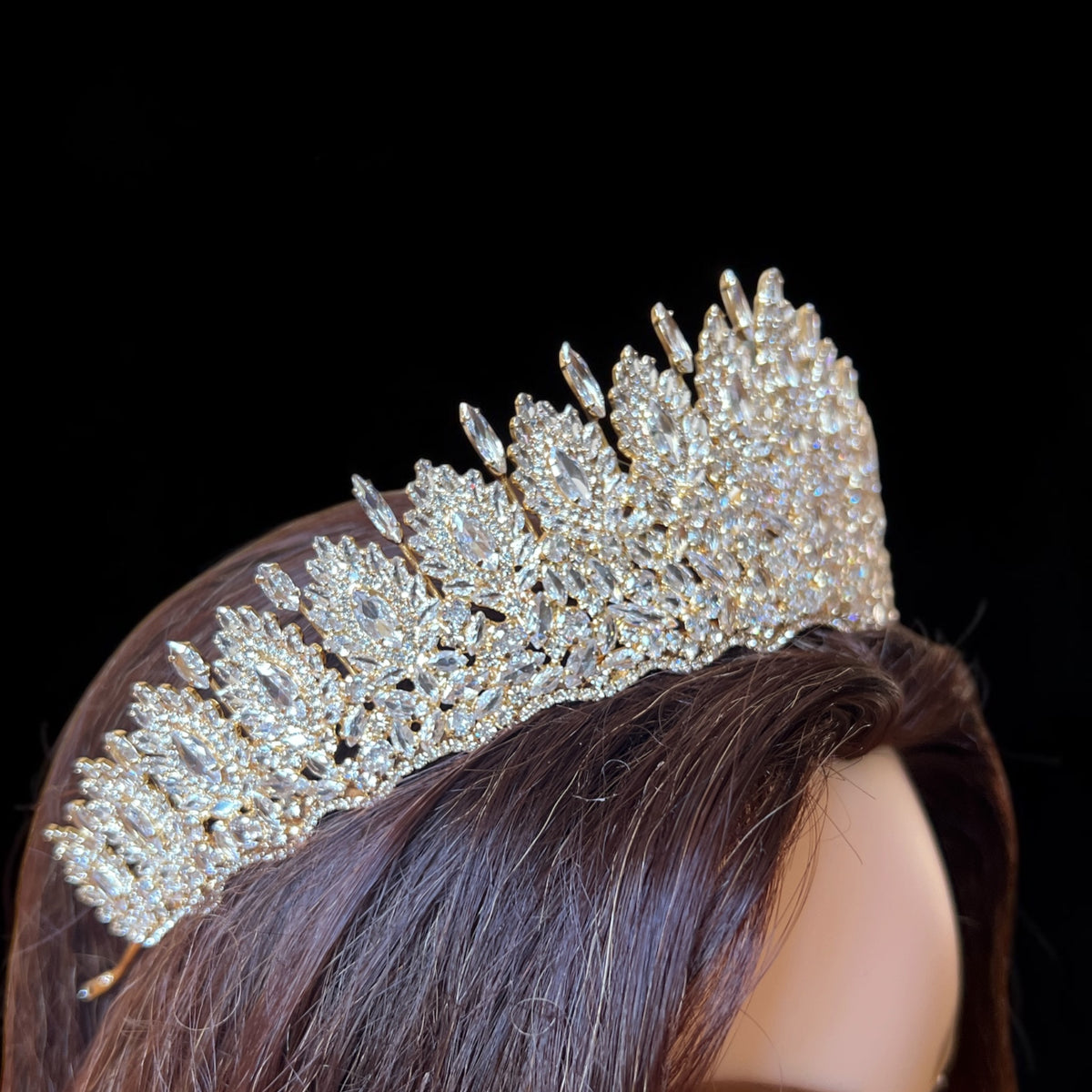 Hardine luxury zicron Gold tone crown