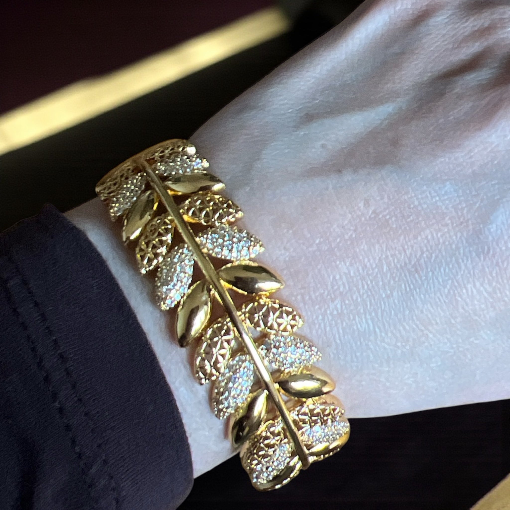 Turmussaya 21k Pleated Gold Bracelet