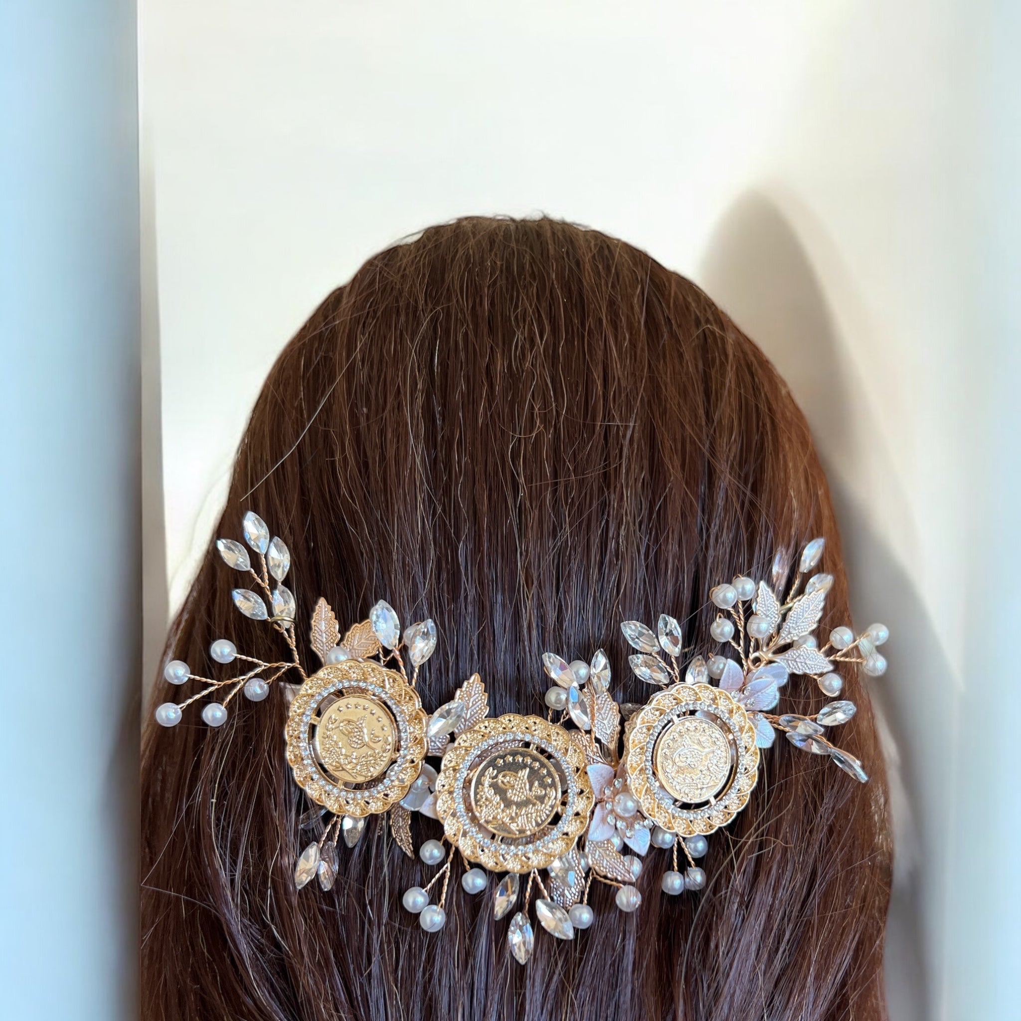 Tubas II three coins headpiece comb