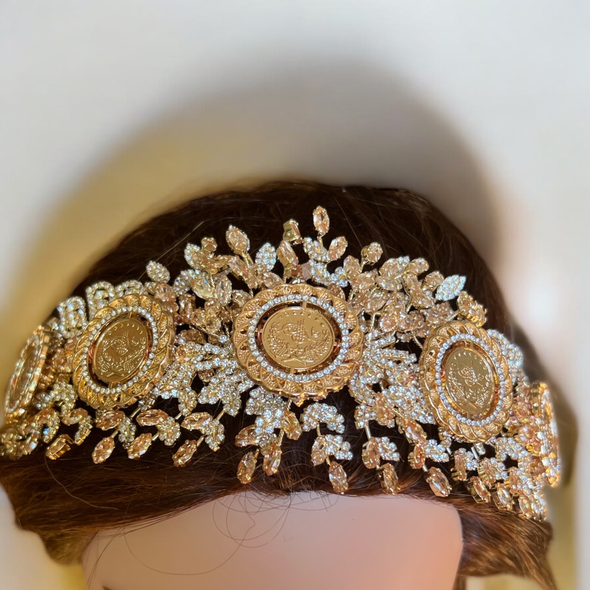 Al-Kabri II five coins gold headpiece