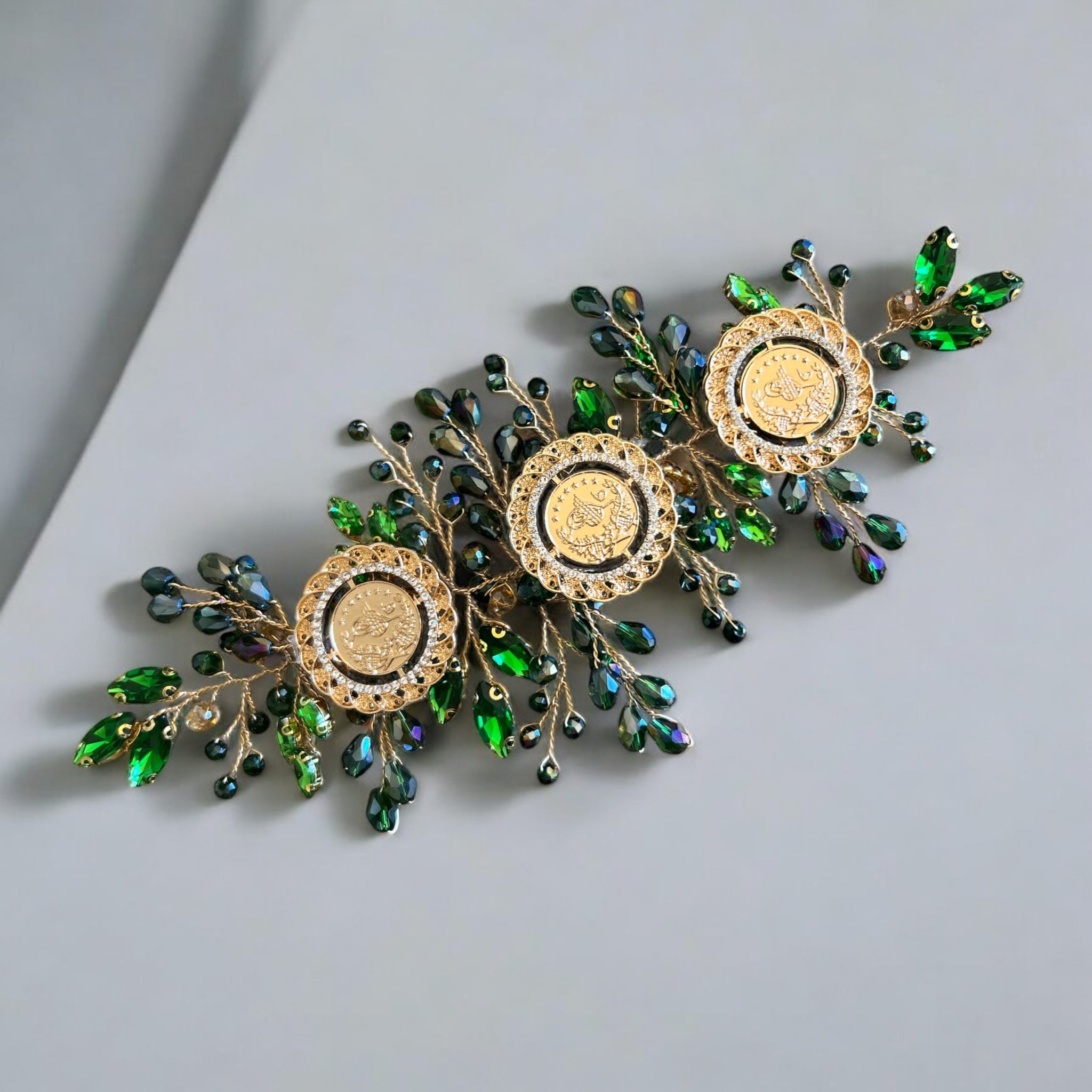 Der Al Balah II three coins green and gold headpiece