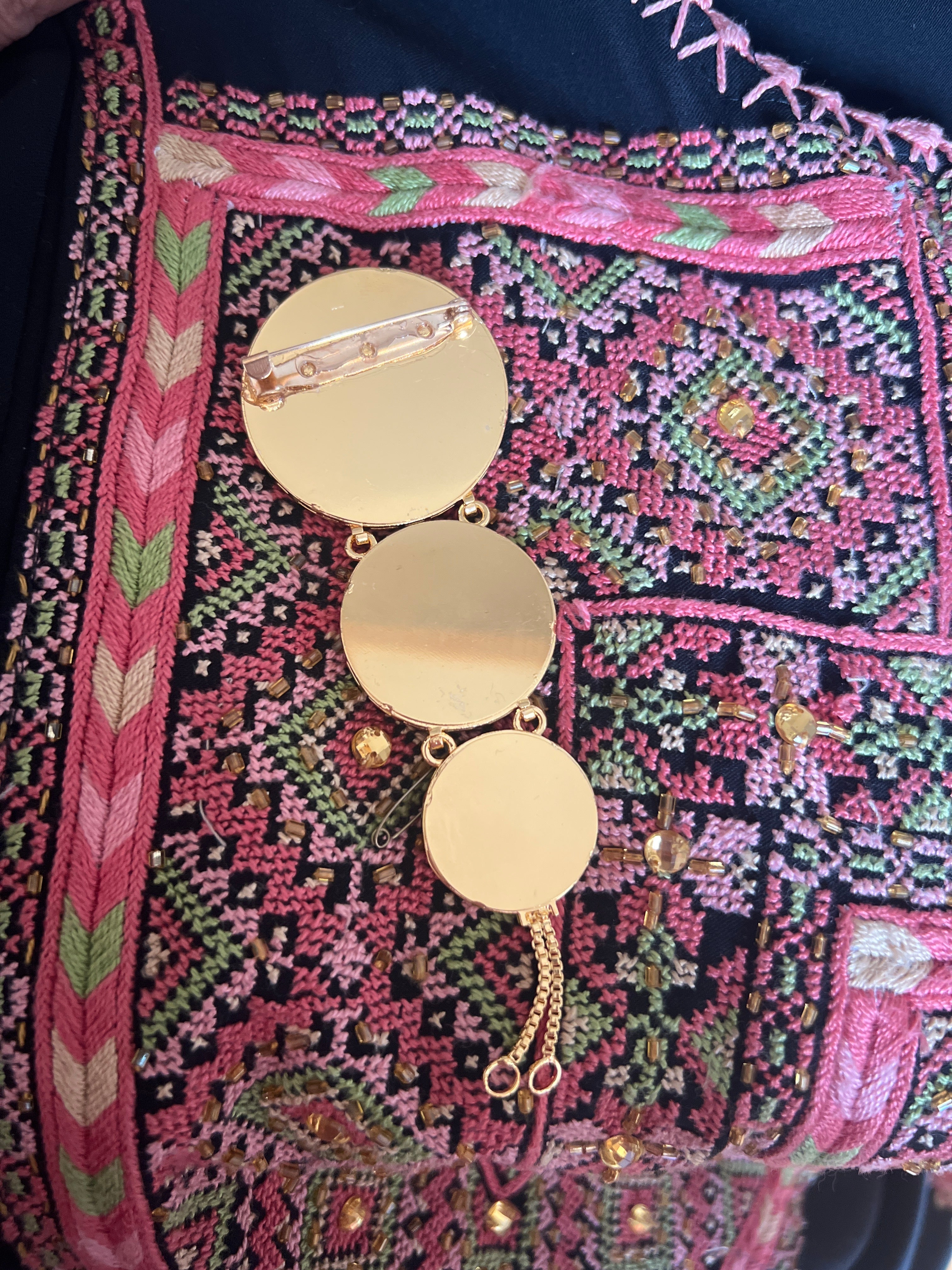 Tal Al-Karama 21K Pleated Gold Brooch/Pin