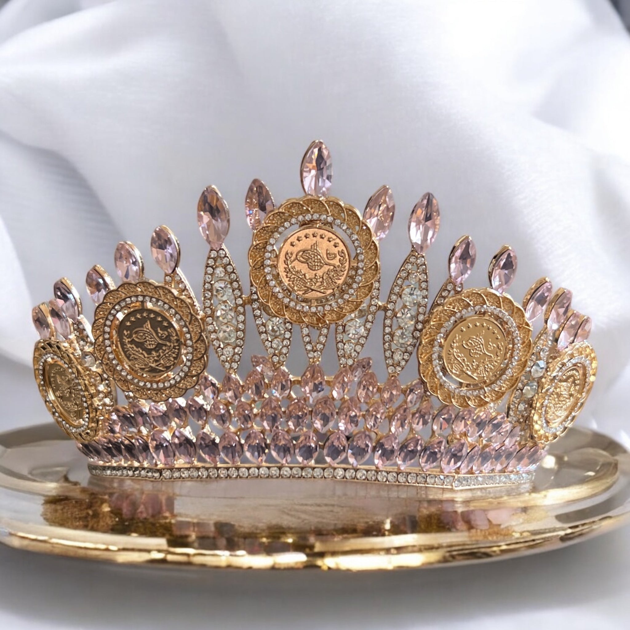 Qalqilya II soft pink five coins crown