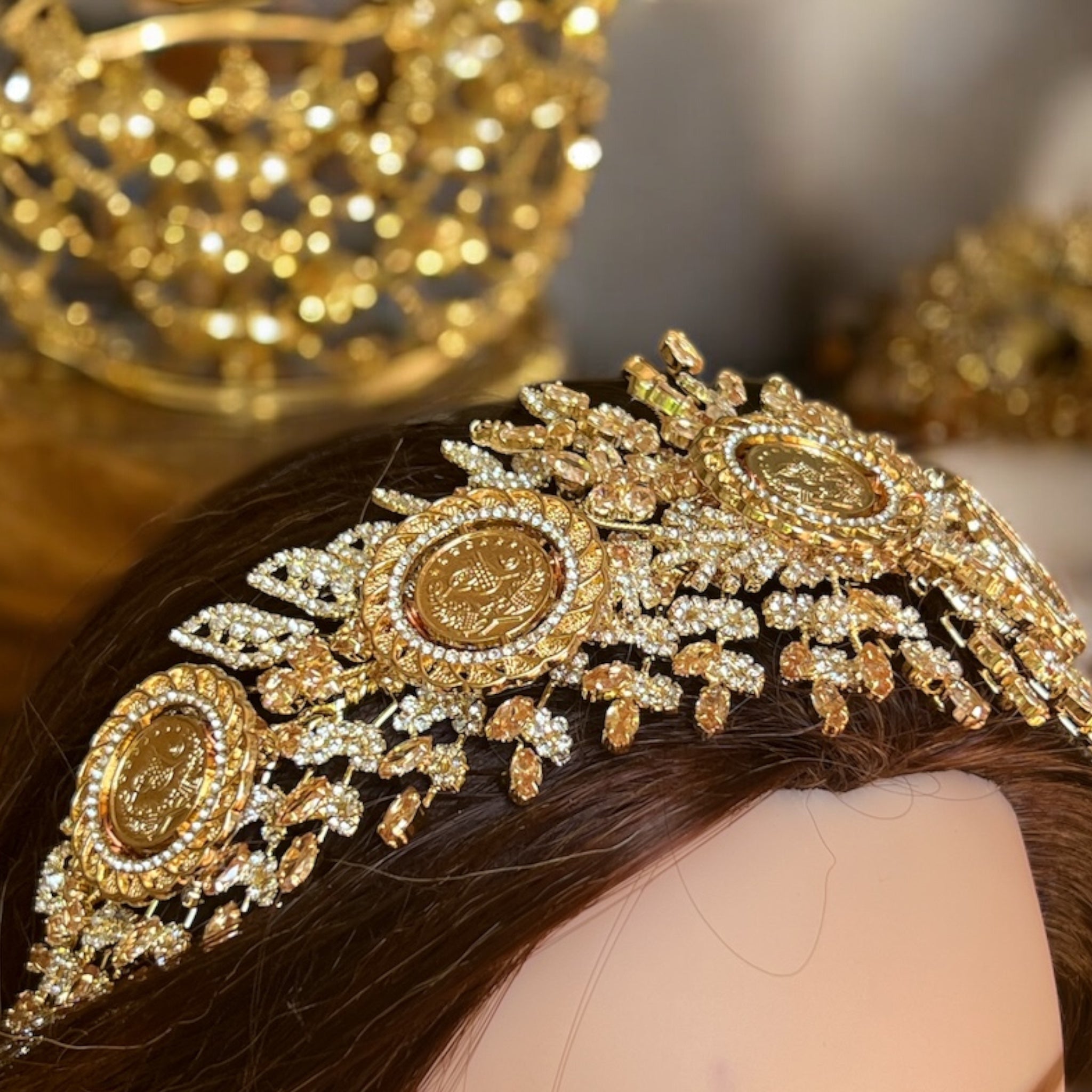 Al-Kabri II five coins gold headpiece