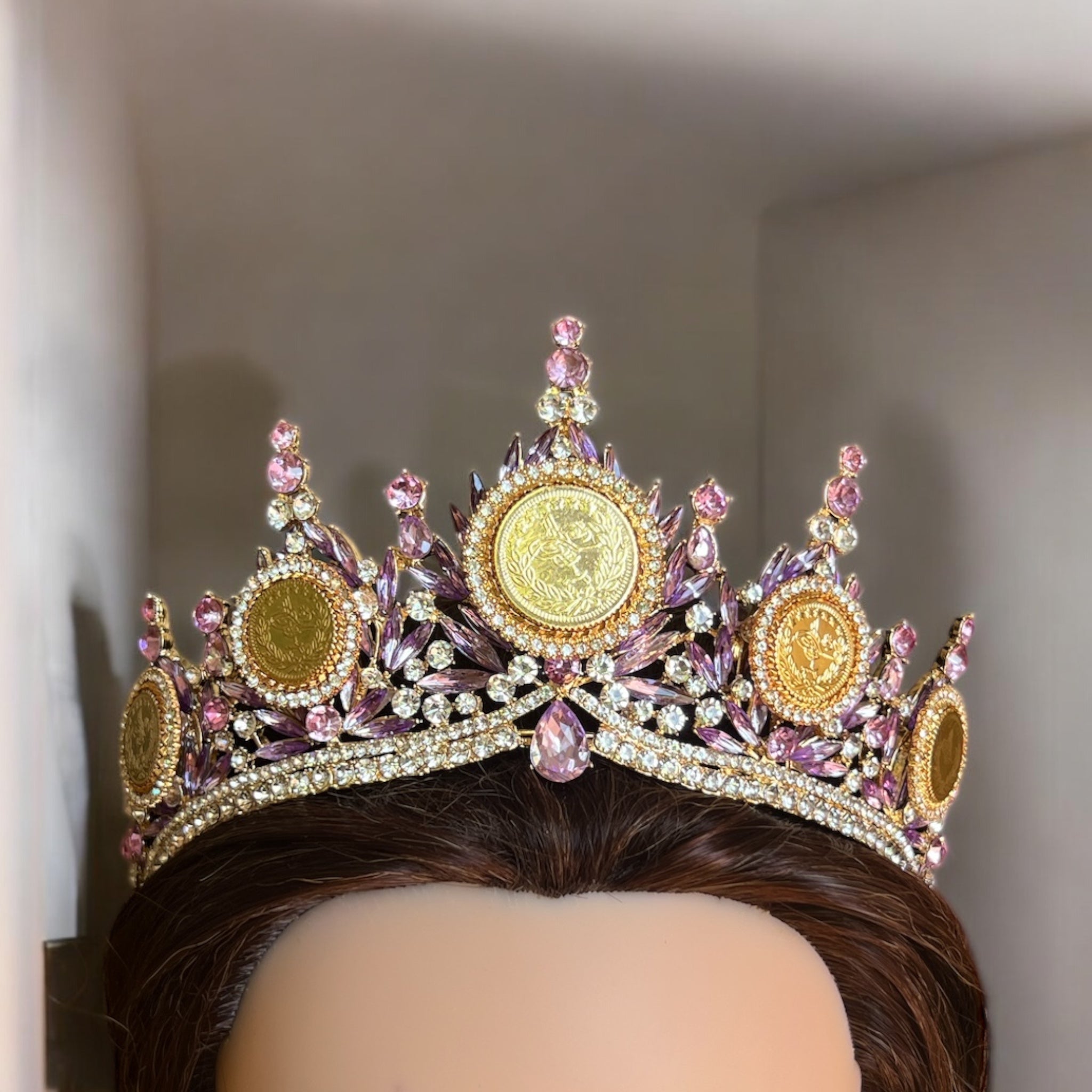 Dheisheh five coins purple crown