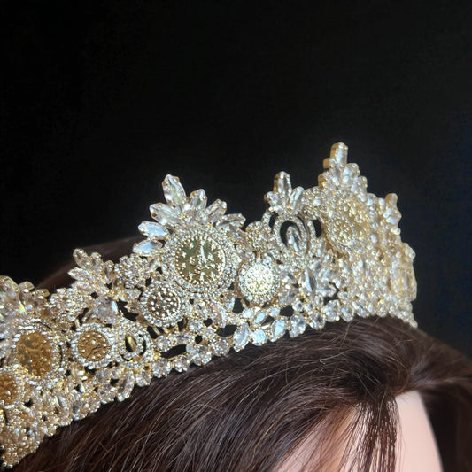 Saris Gold coins crown