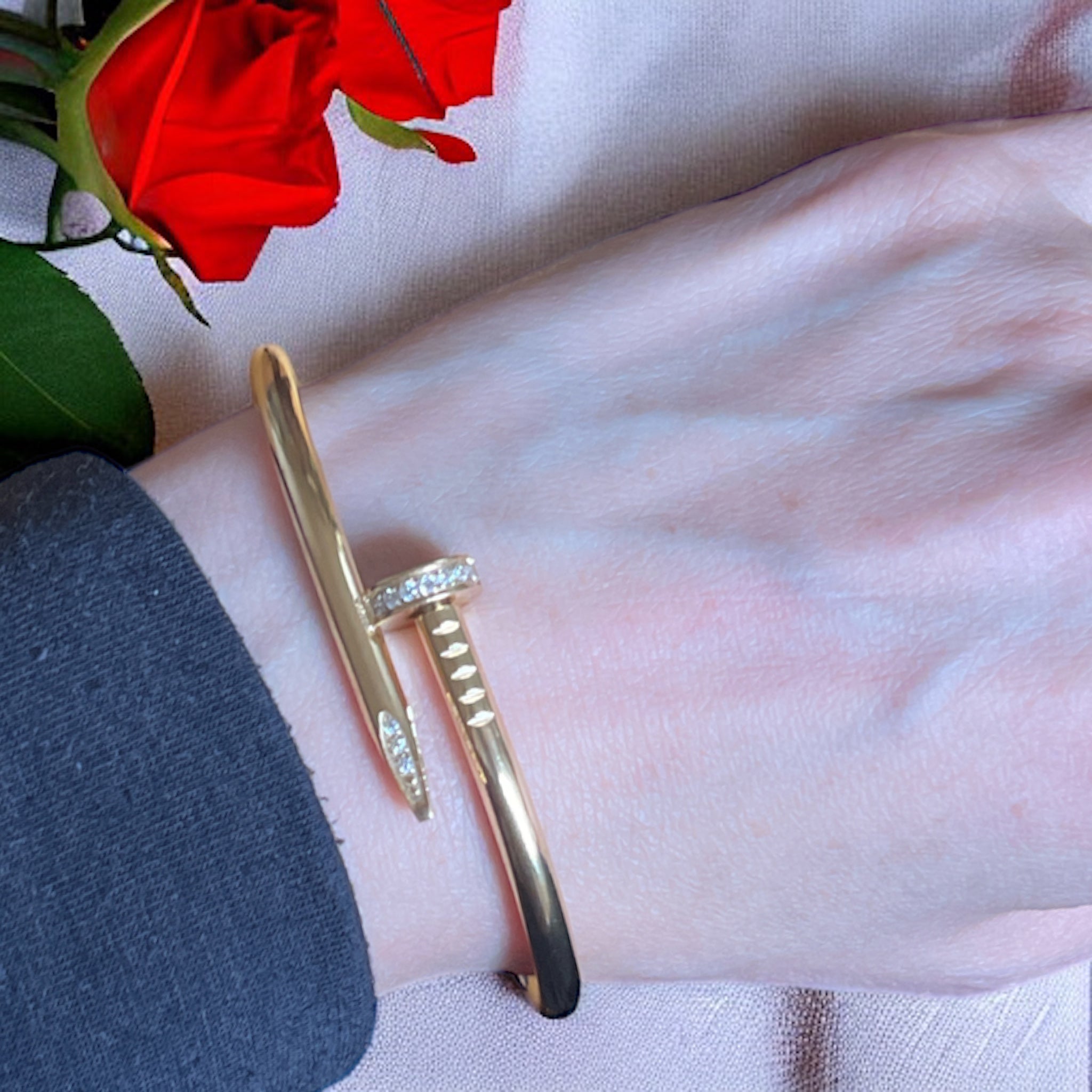 Khirbat Iribbin pleated gold bracelet