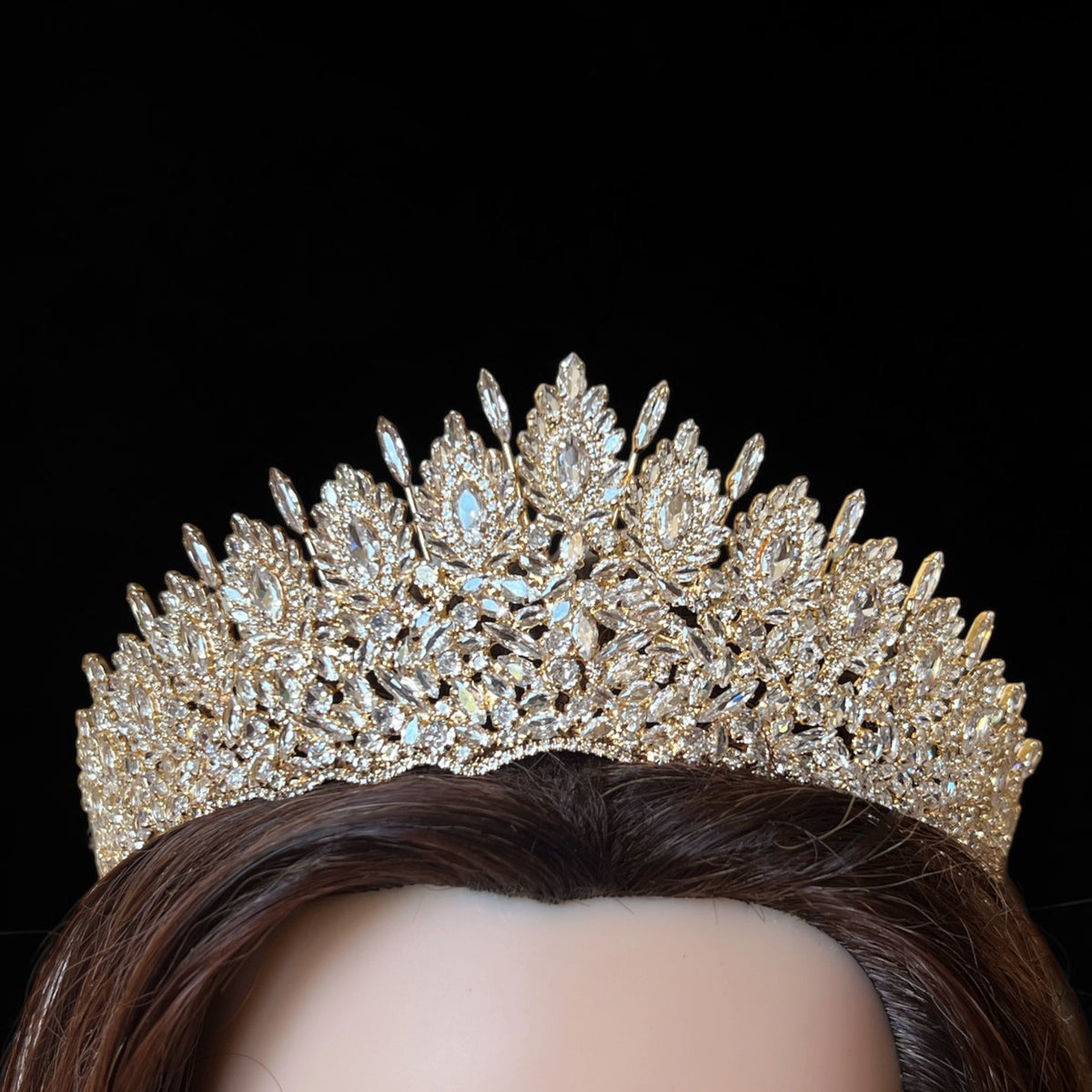 Hardine luxury zicron Gold tone crown