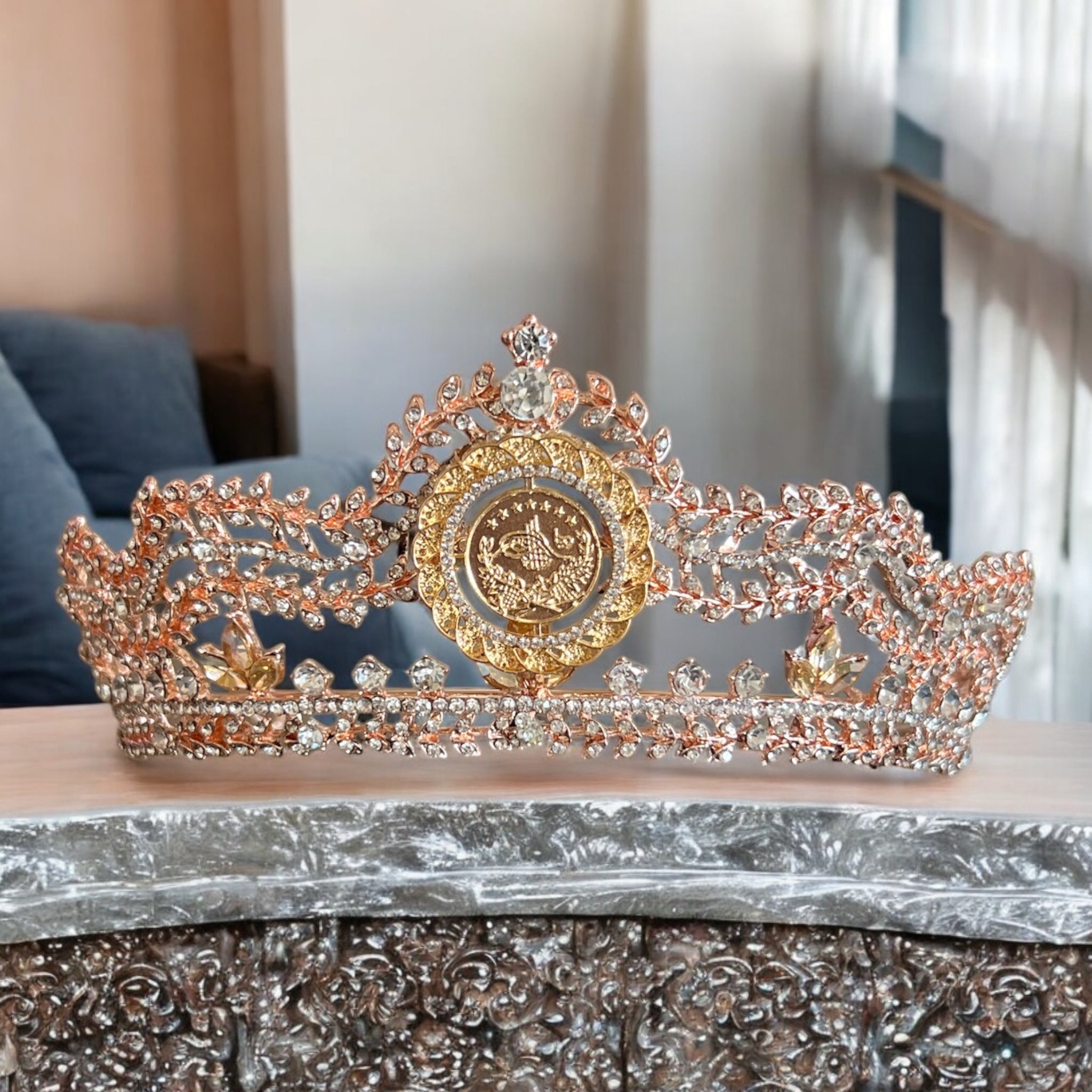 Bayt Umrin II soft peach one coin crown