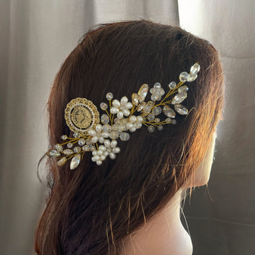 Lira and pearls hair comb