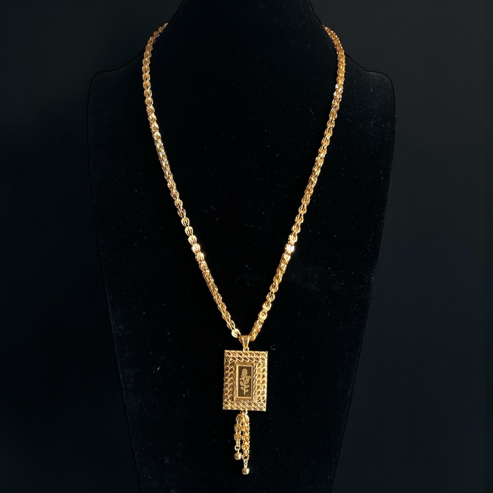 al-Qubsi II 21k pleated gold necklace