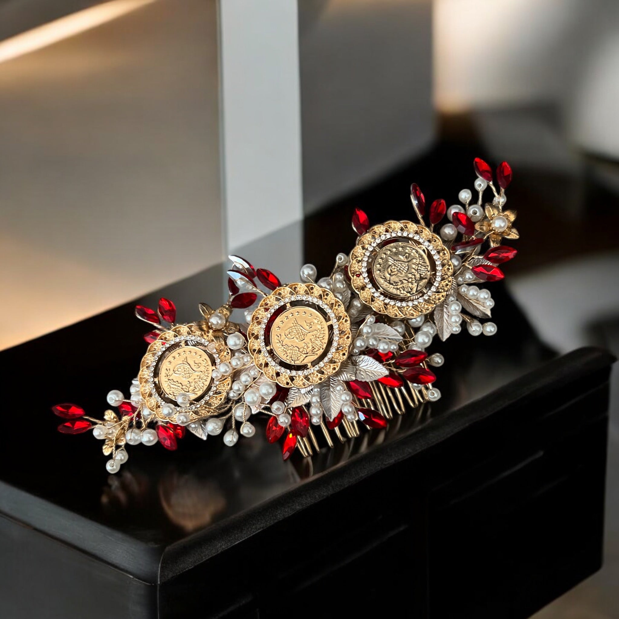 Kifl Harith red and pearls three coins hair comb