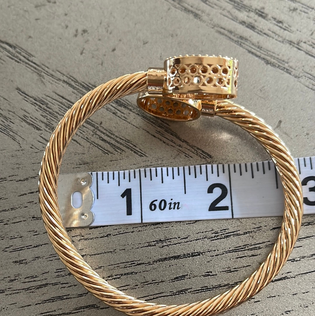 Akkur pleated Gold Bracelet