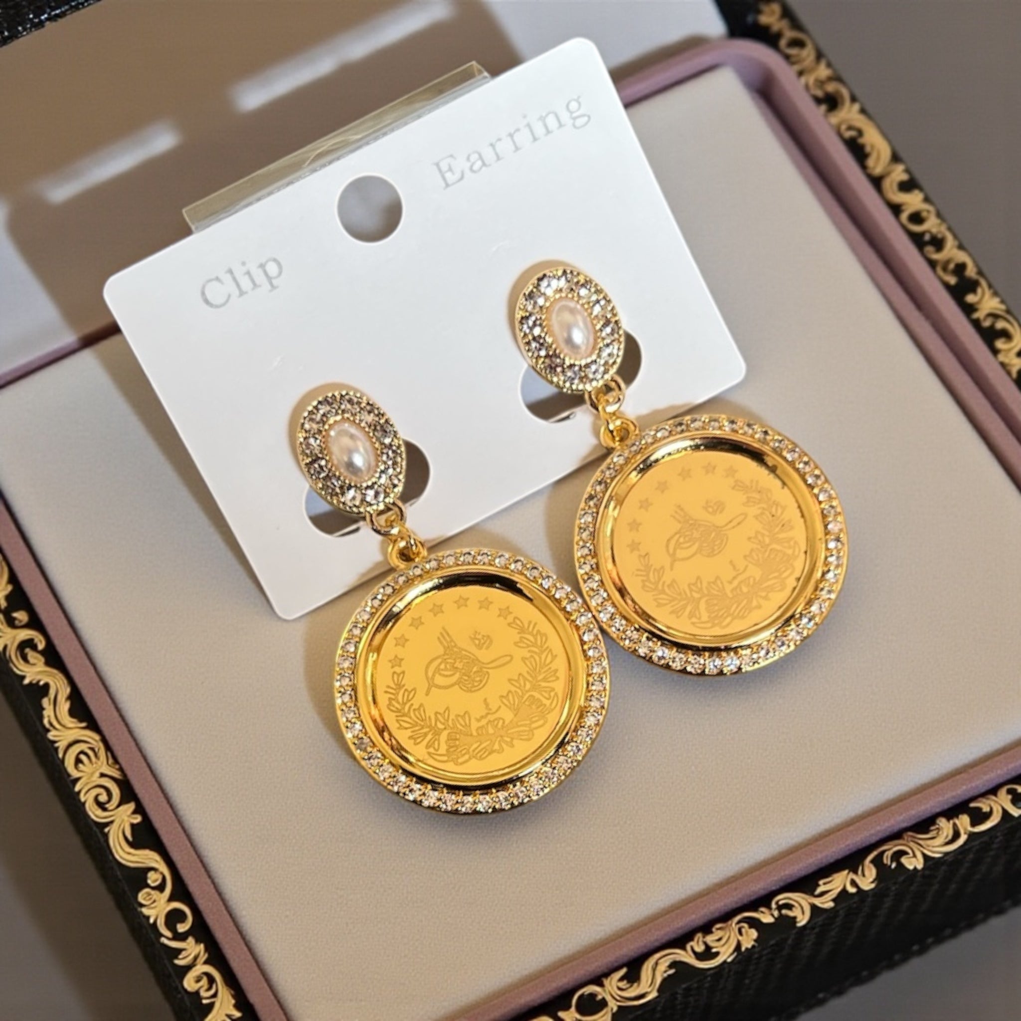 Yibna coin clip Earring