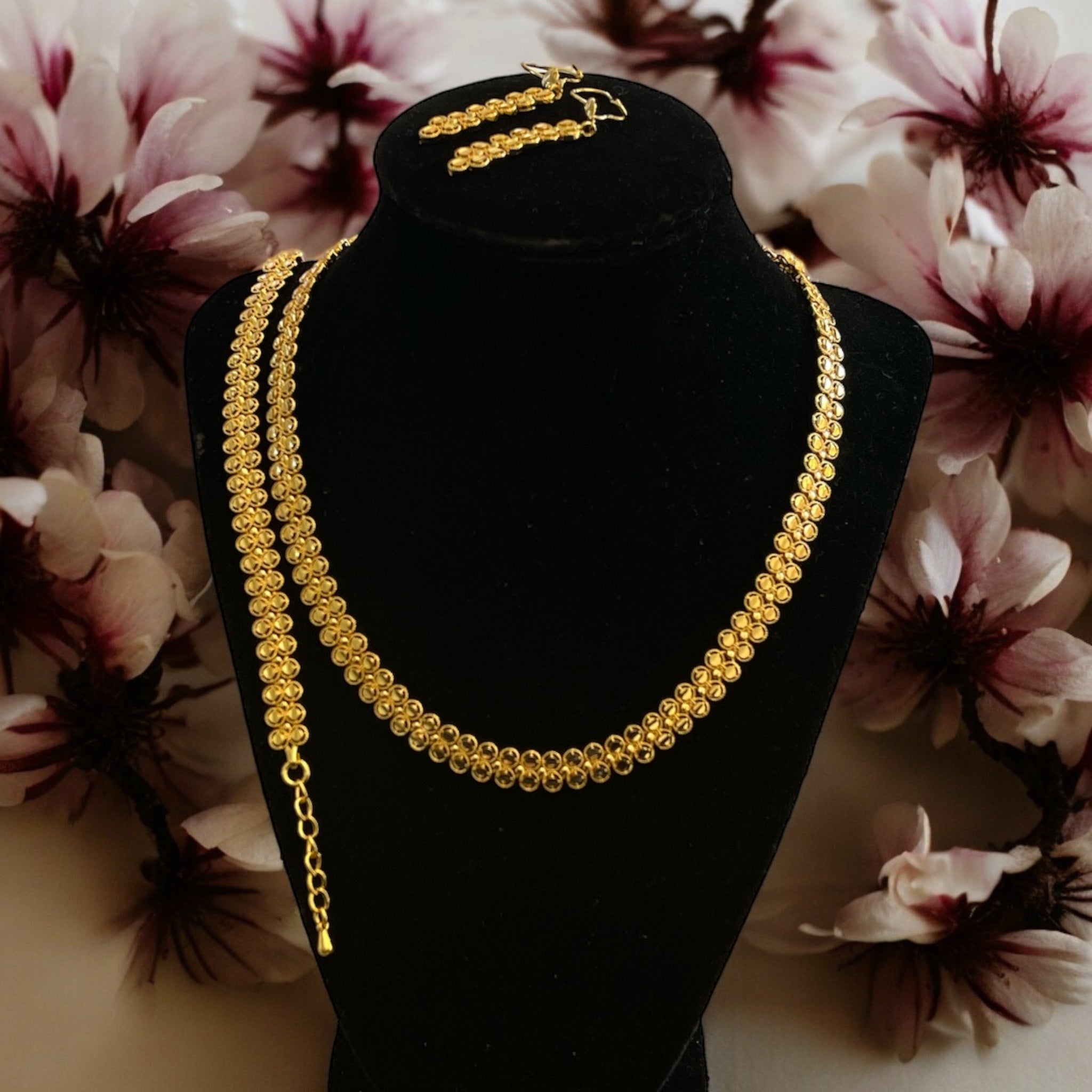 Hamama 24K Pleated Gold Necklace Set