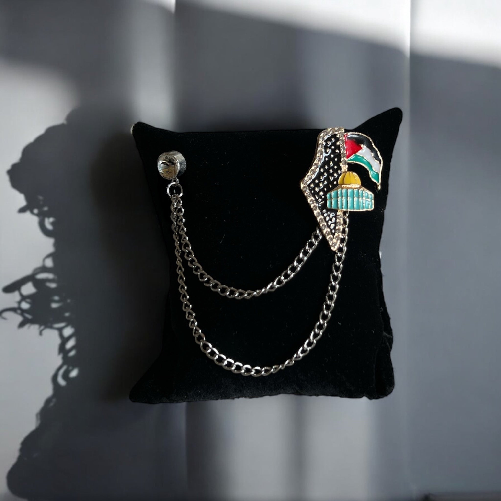 Al -Quds suit chain /pin