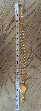 al-Qubsi oval 21k pleated gold necklace