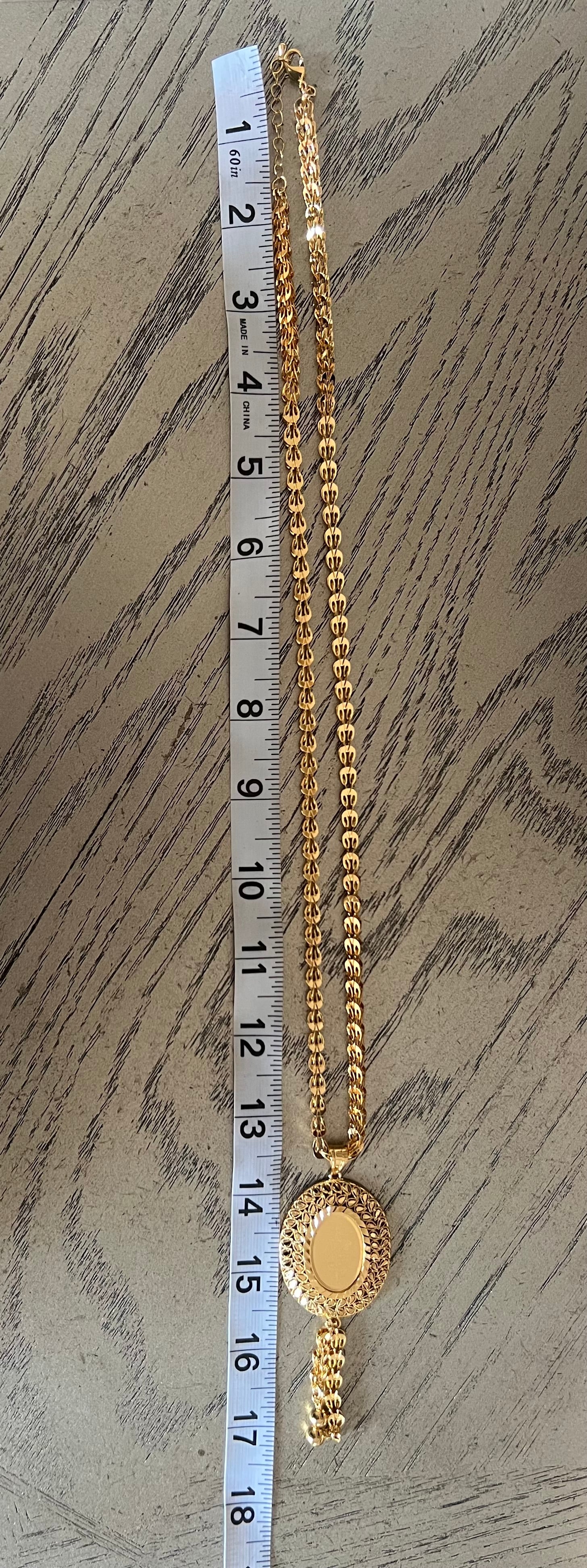 al-Qubsi oval 21k pleated gold necklace