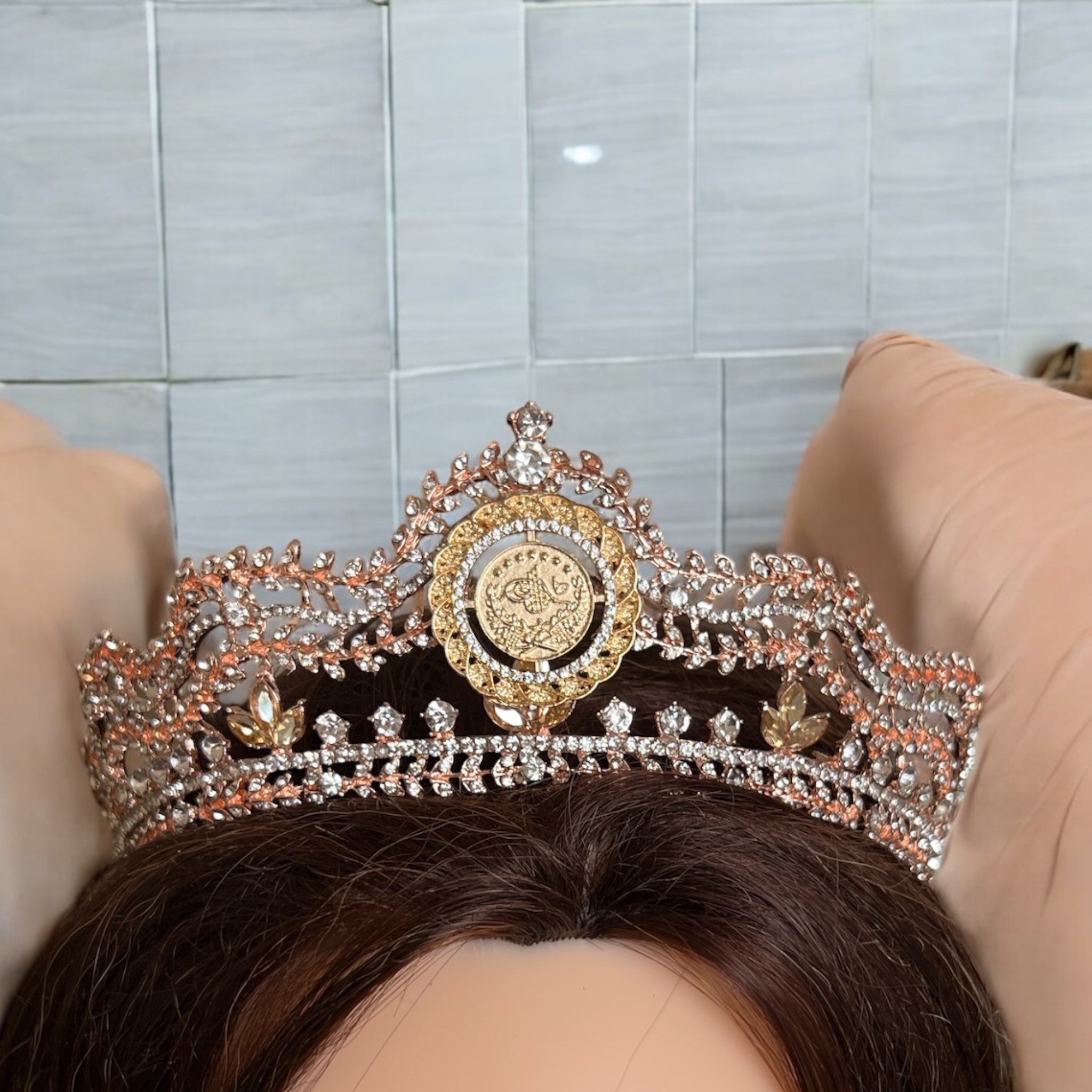 Bayt Umrin II soft peach one coin crown
