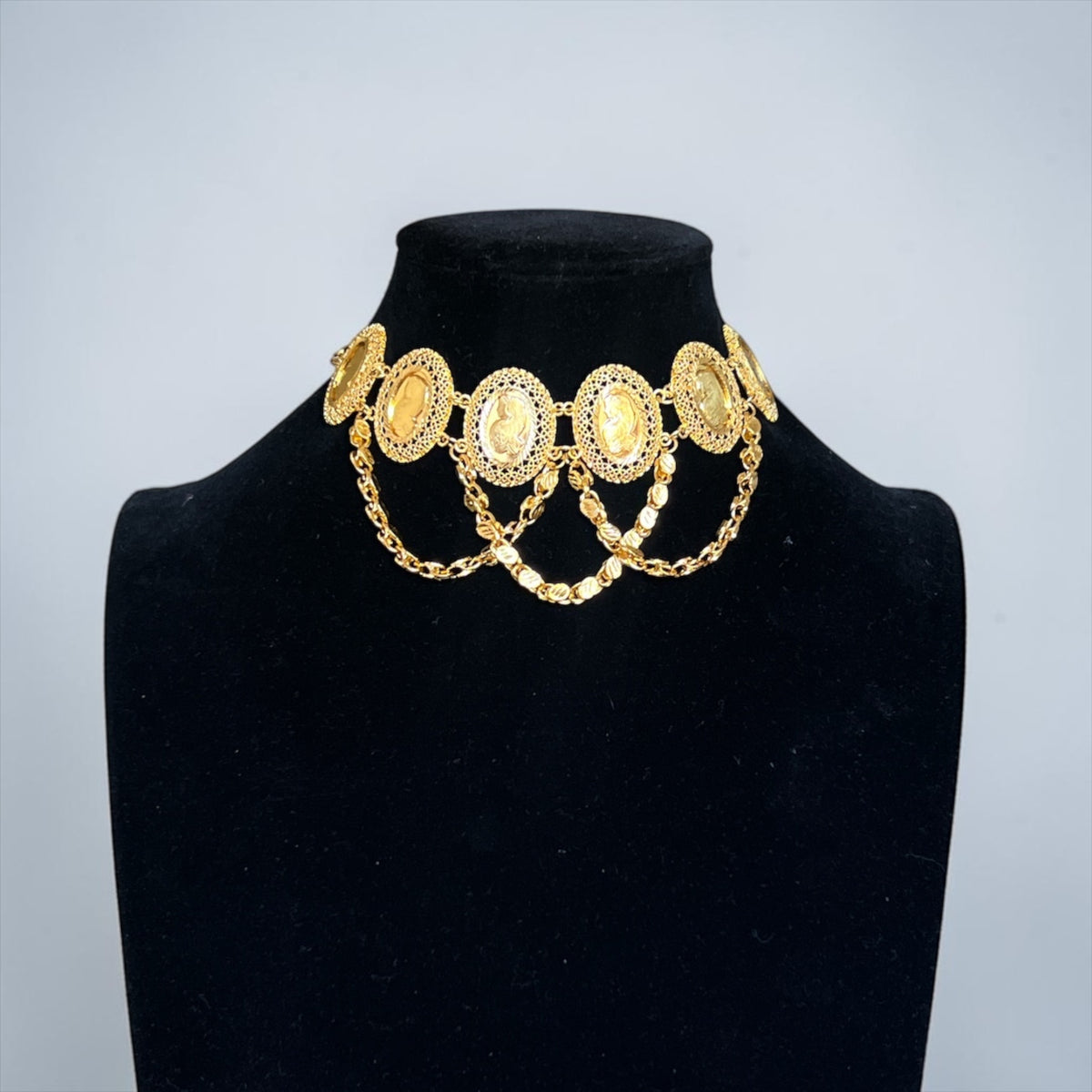 Ounces 21K Pleated Gold Choker