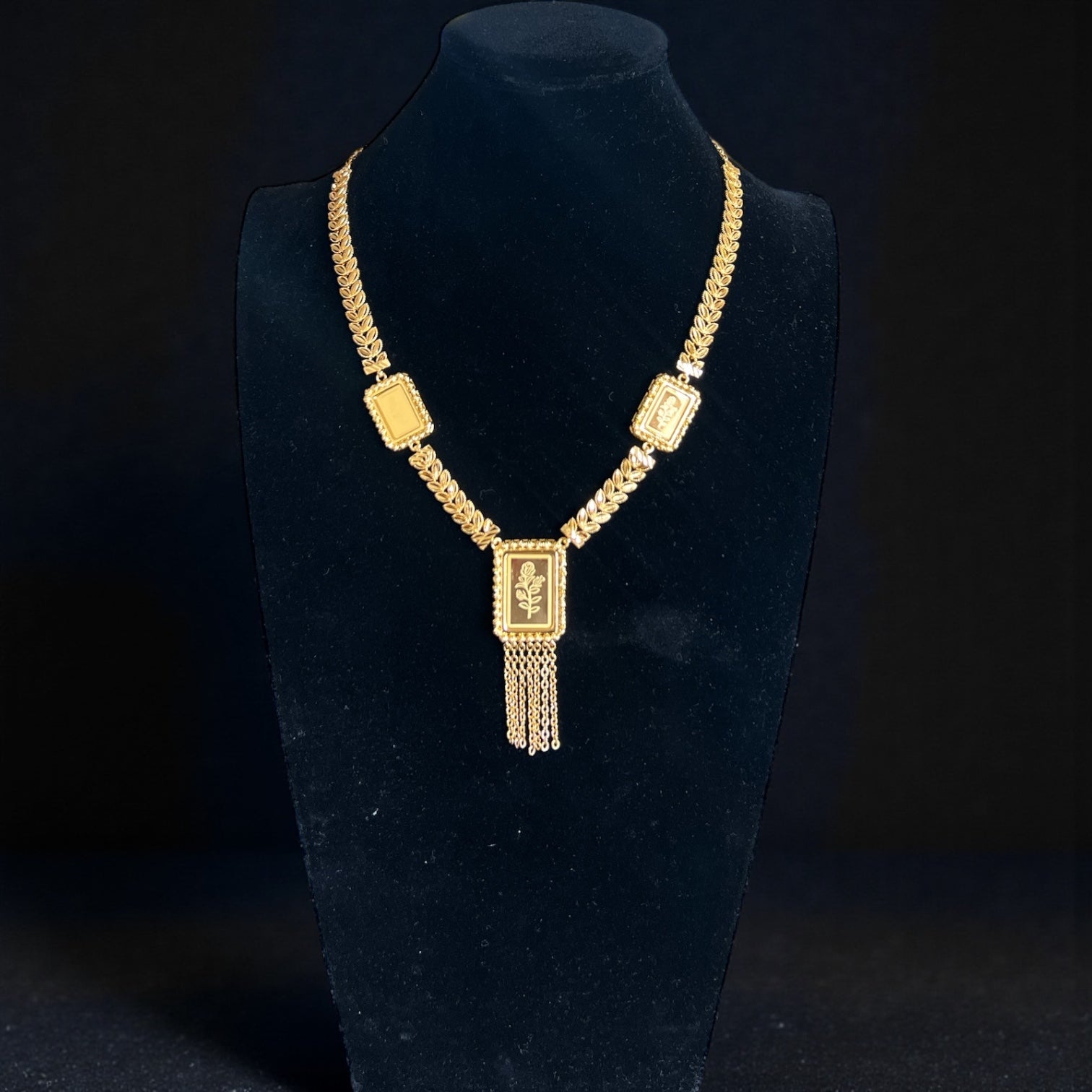 Hawara II Pleated Gold Necklace