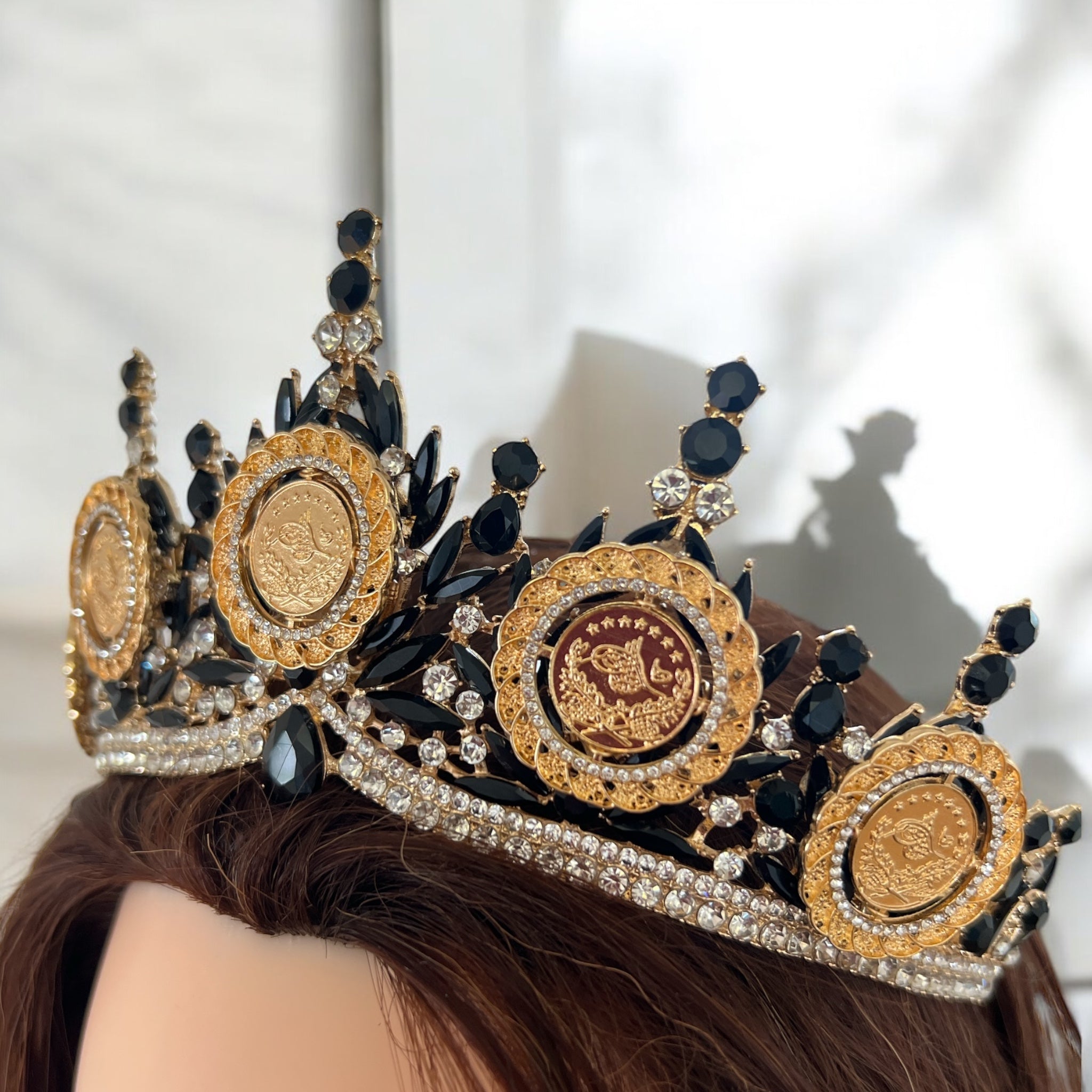 Dheisheh II Black and Gold crown
