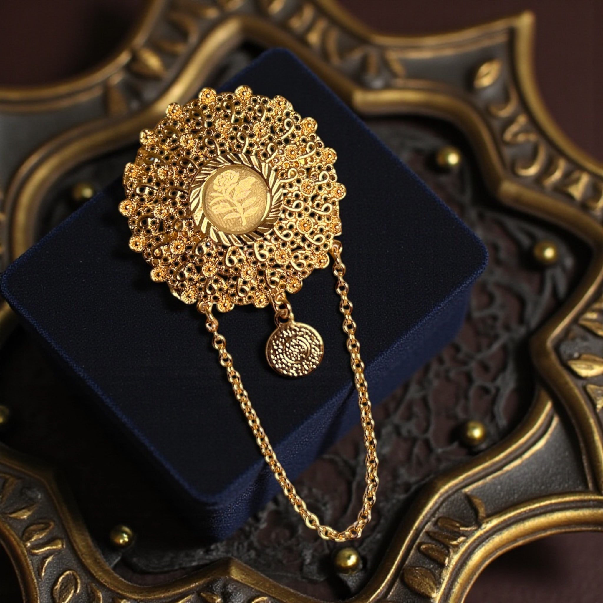 Karatiyya II Gold Pleated Brooch/Pin