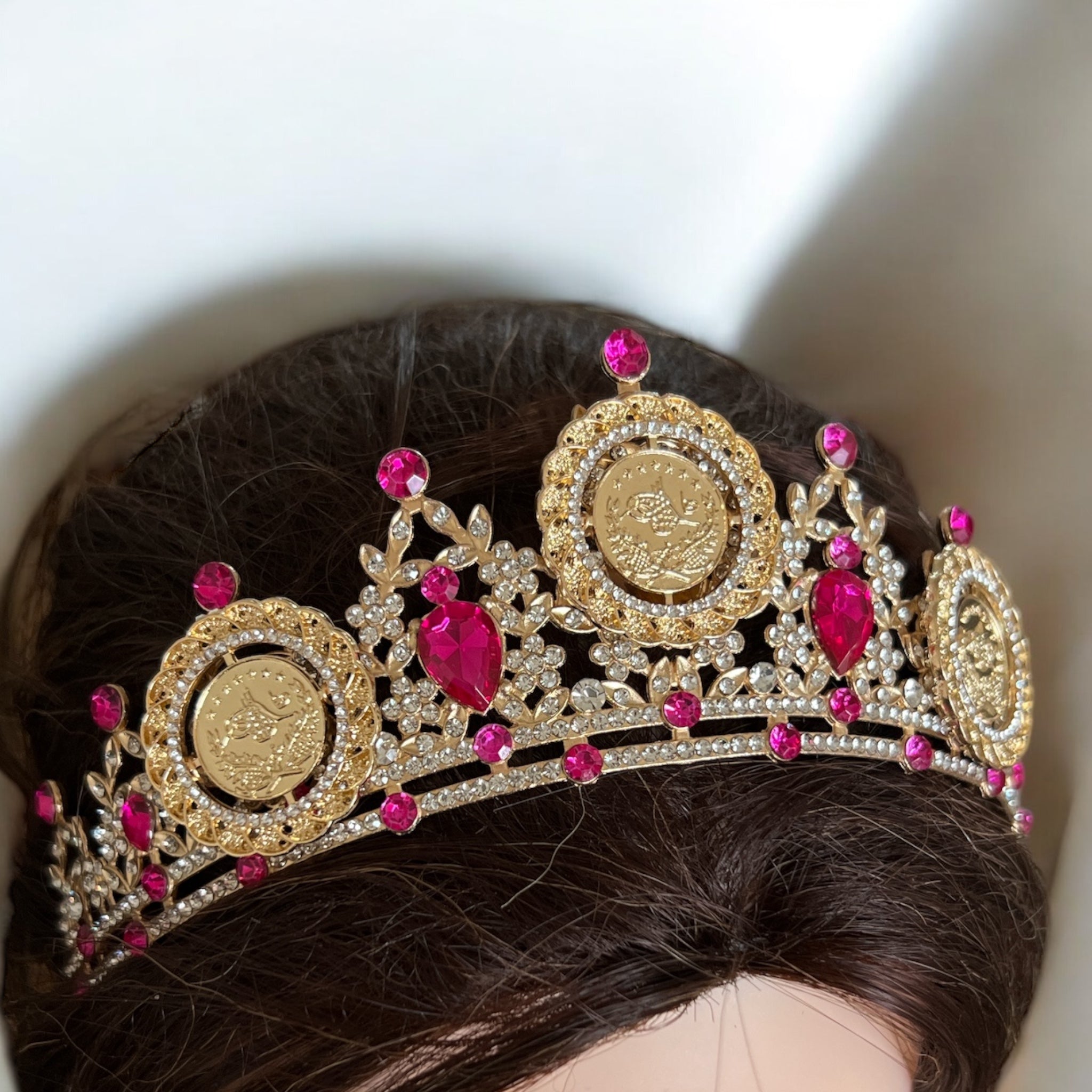 Akka lll hot pink three coins crown
