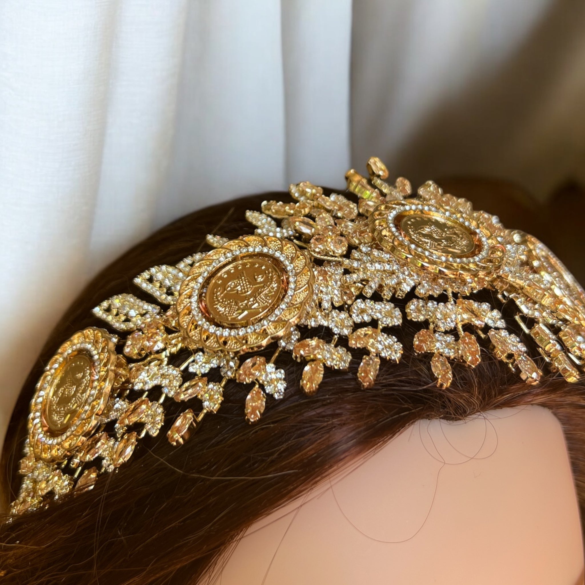 Al-Kabri II five coins gold headpiece